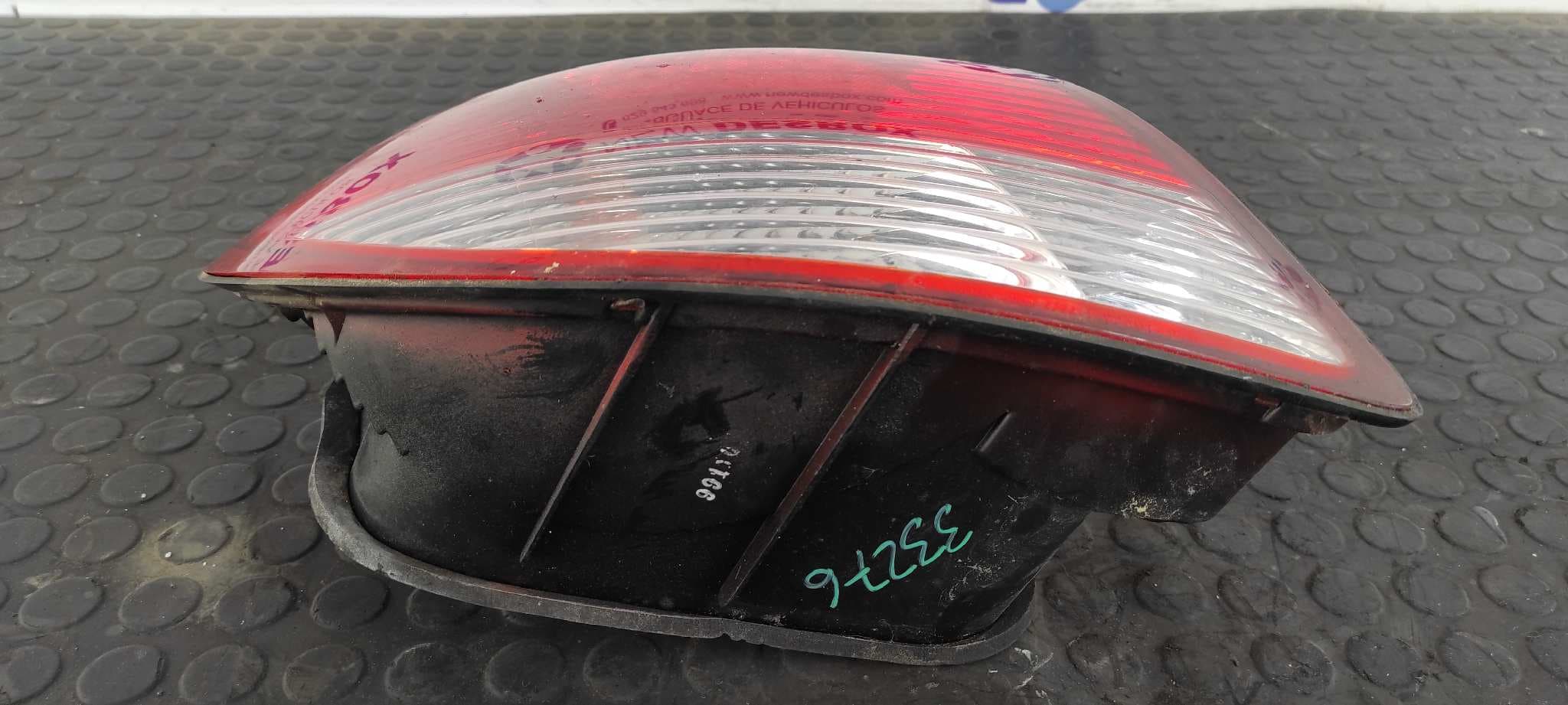 Recambio de PILOTO TRASERO IZQUIERDO para HYUNDAI COUPE (J2) 1.6 16V CAT G4GR referencia OEM IAM 92401275   - ROJO 4