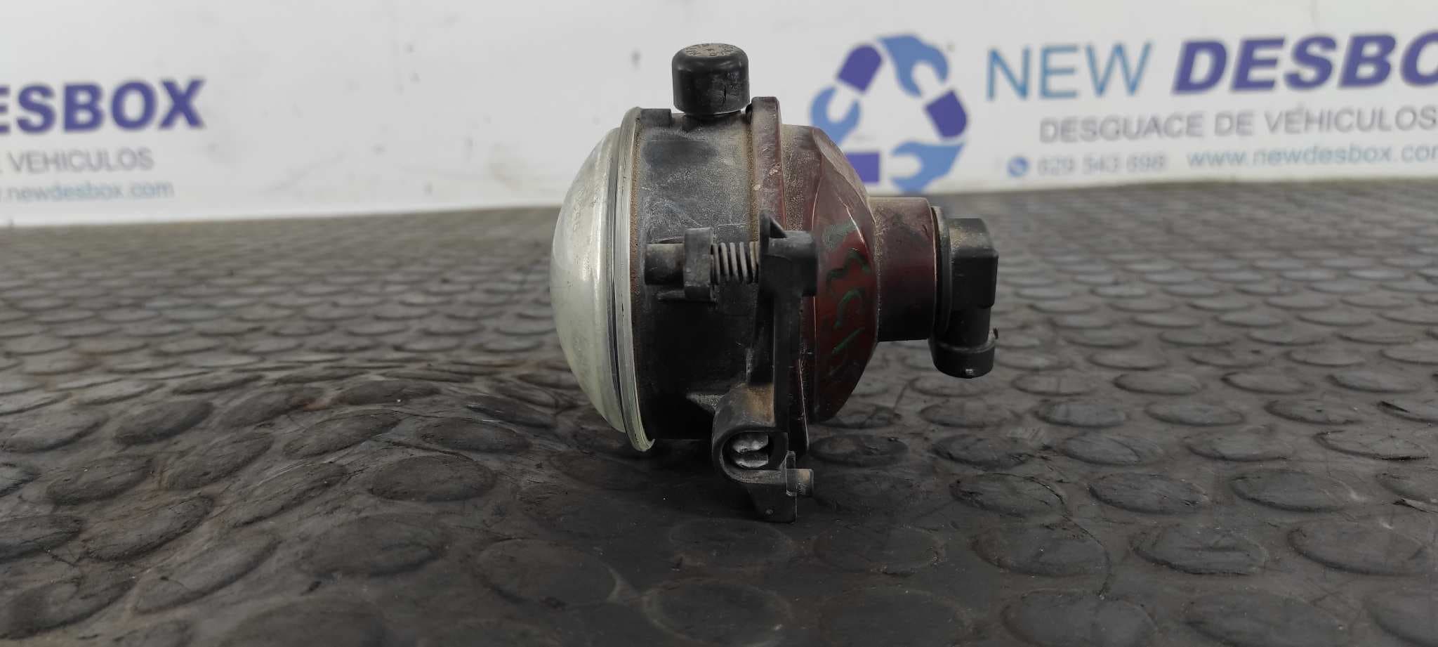 Recambio de FARO ANTINIEBLA DERECHO para FORD FOCUS BERLINA (CAP) Ambiente (D) KKDA referencia OEM IAM 3M5115K201AB   - BLANCO 3