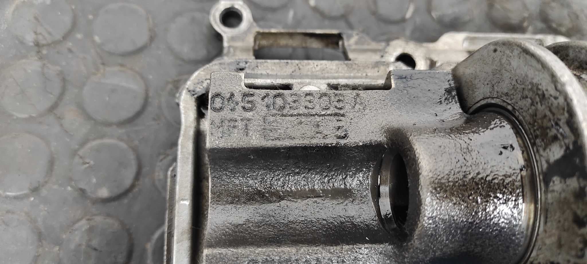 Recambio de BOMBA ACEITE para SEAT IBIZA (6L1) BNV referencia OEM IAM 045103127D   - ROJO 6