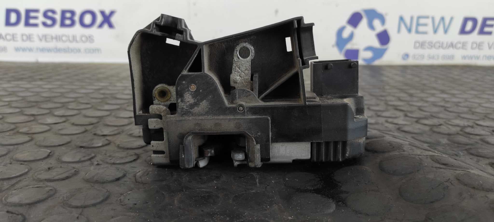 Recambio de CERRADURA PUERTA DELANTERA DERECHA para RENAULT TRAFIC COMBI (AB 4.01) 6 - plazas (L2H1) acristalado parcial 2,9t   Combi largo G9UB7 referencia OEM IAM 8200042171   - BLANCO 3