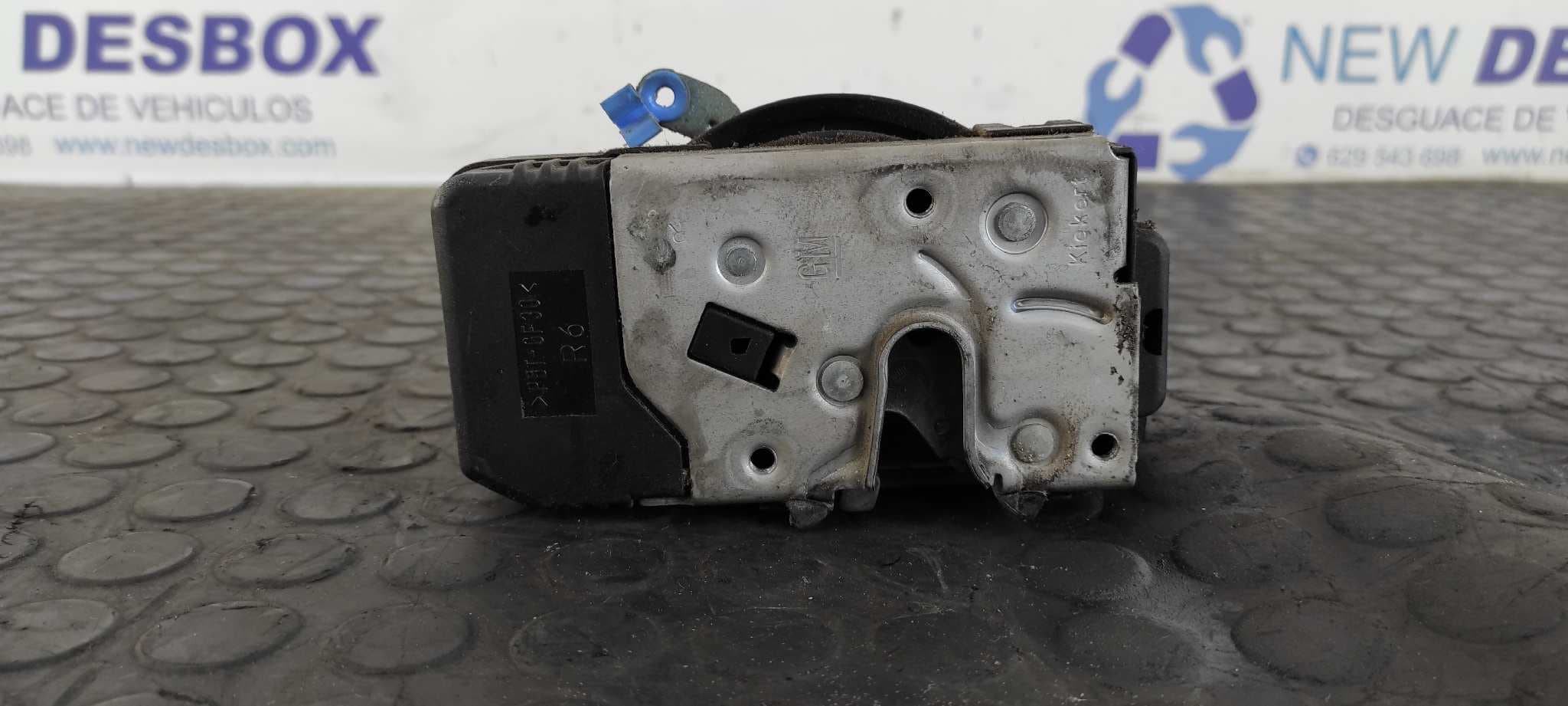 Recambio de CERRADURA PUERTA DELANTERA DERECHA para RENAULT TRAFIC COMBI (AB 4.01) 6 - plazas (L2H1) acristalado parcial 2,9t   Combi largo G9UB7 referencia OEM IAM 8200042171   - BLANCO 2