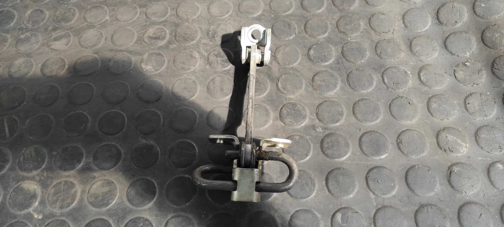 Recambio de RETENEDOR PUERTA DERECHA para OPEL MERIVA Enjoy Z16SE referencia OEM IAM 13147254   - BLANCO 4
