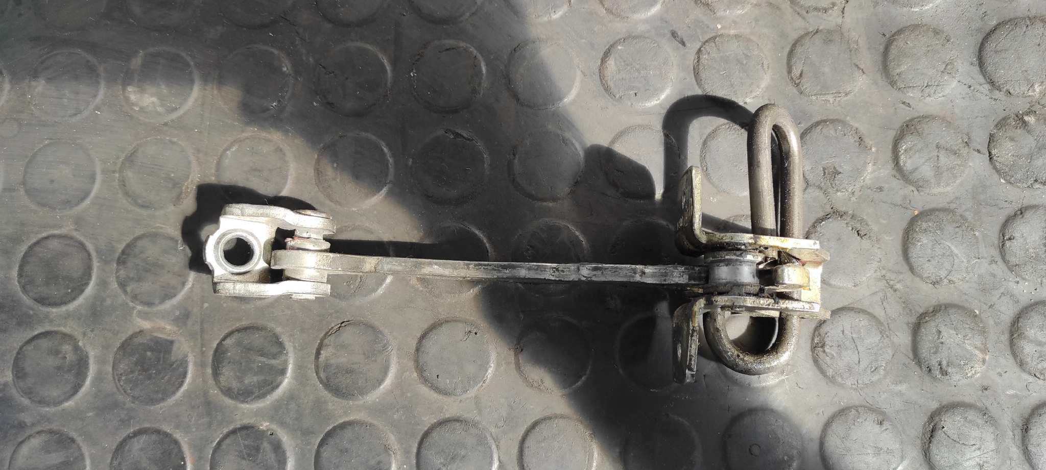 Recambio de RETENEDOR PUERTA DERECHA para OPEL MERIVA Enjoy Z16SE referencia OEM IAM 13147255   - BLANCO 2