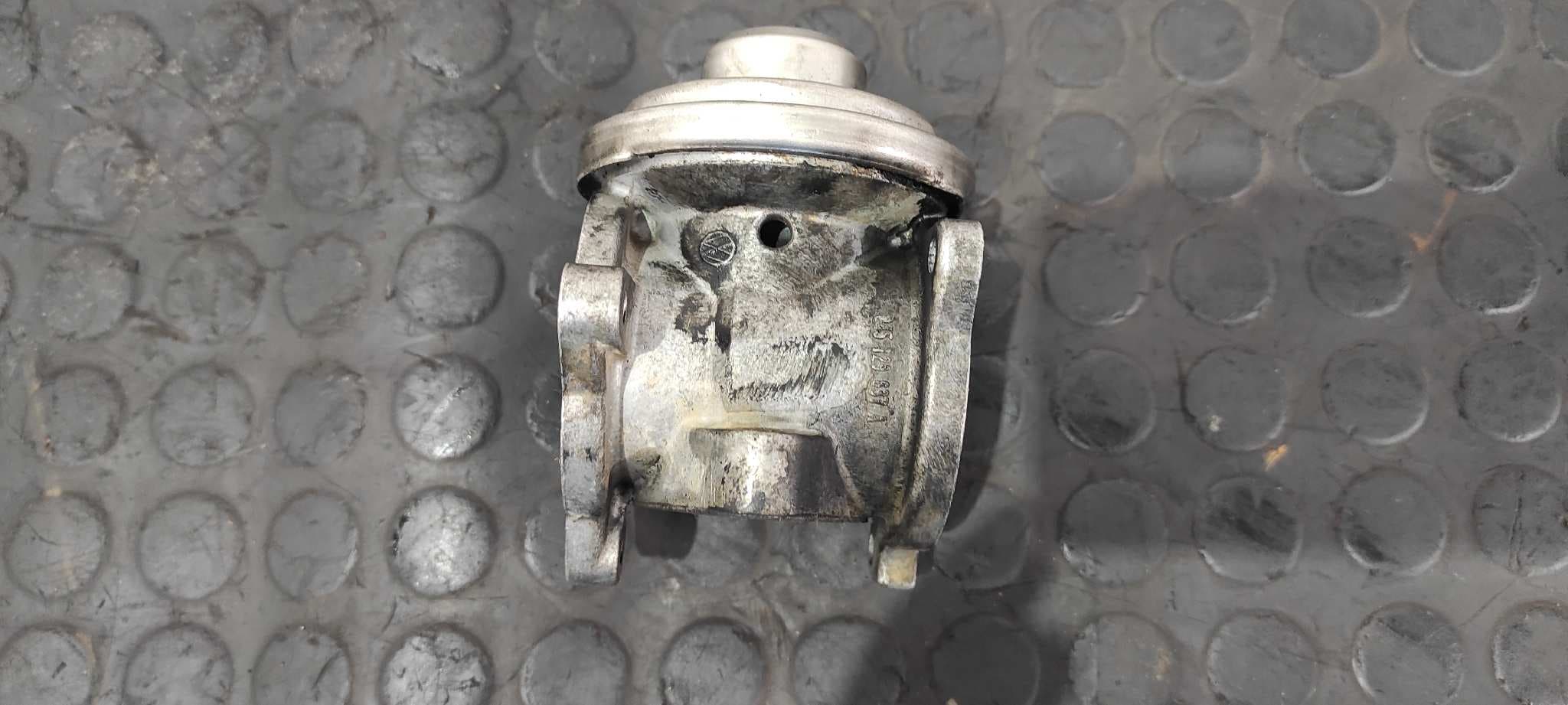 Recambio de VALVULA EGR para VOLKSWAGEN POLO (9N3) Advance BNM referencia OEM IAM 045131501F   - GRIS 5