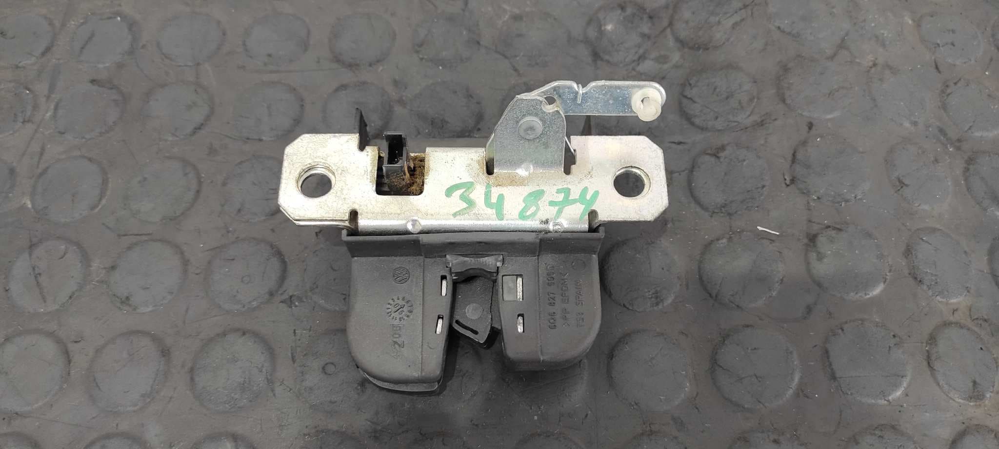 Recambio de CERRADURA MALETERO / PORTON para VOLKSWAGEN POLO (9N3) Advance BNM referencia OEM IAM 6Q6827505D   - GRIS
