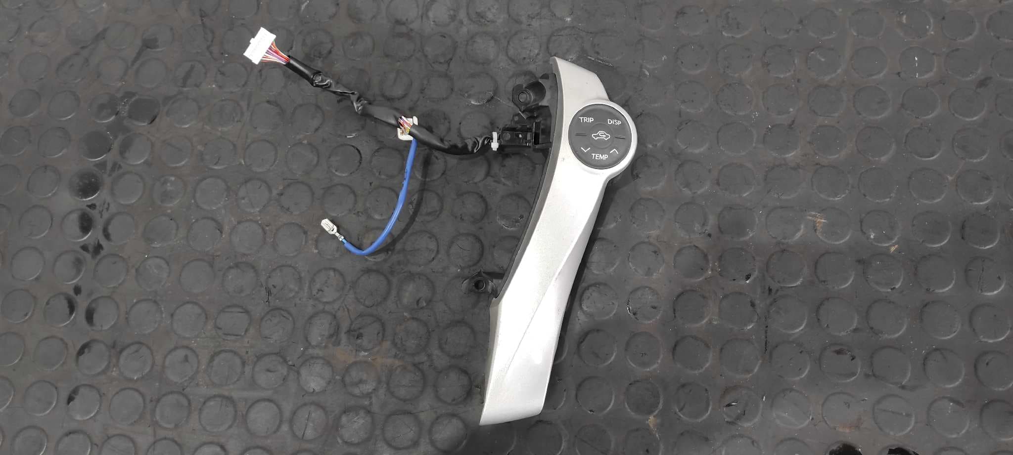 Recambio de MANDO VOLANTE para TOYOTA PRIUS (NHW30) Plug-in Hybrid Advance 2ZR referencia OEM IAM F70CV481   - BLANCO