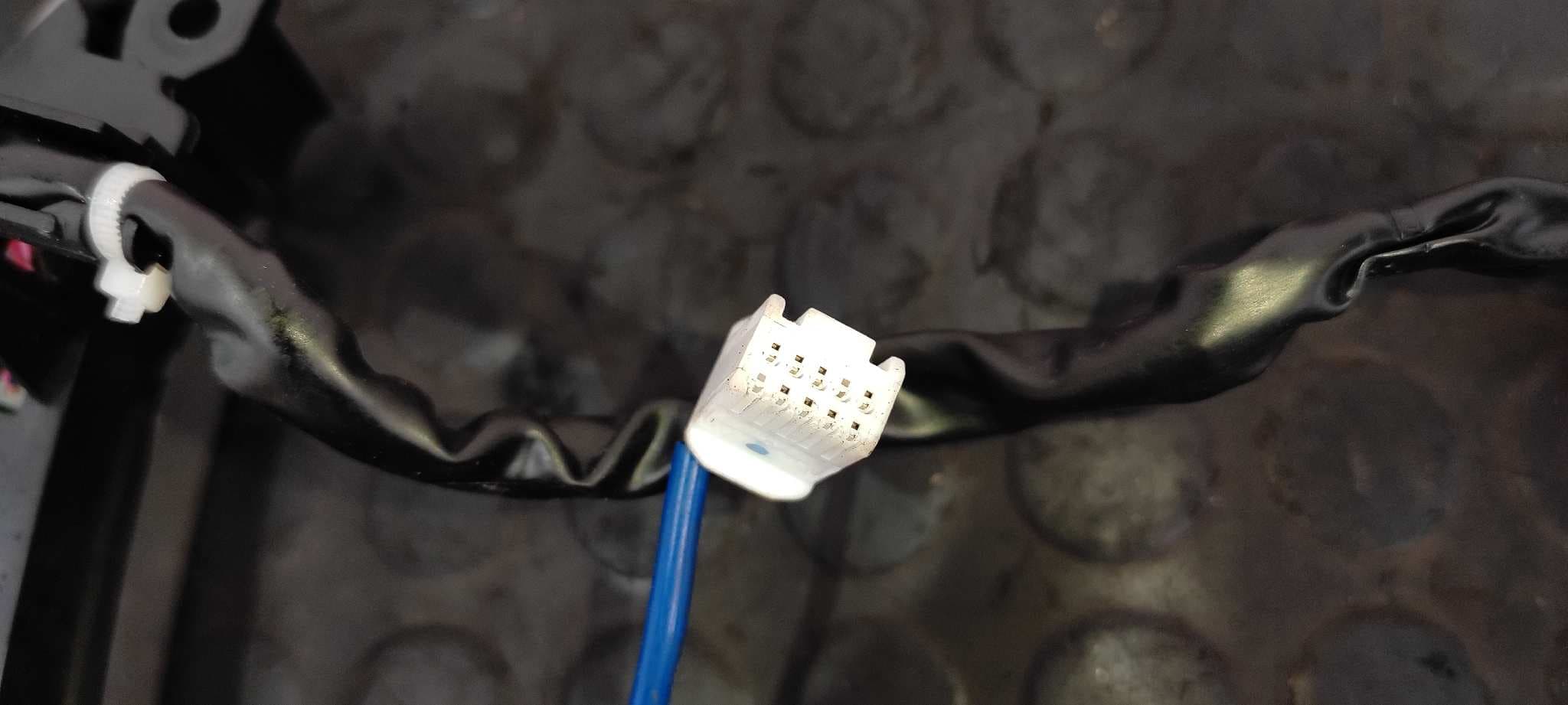 Recambio de MANDO VOLANTE para TOYOTA PRIUS (NHW30) Plug-in Hybrid Advance 2ZR referencia OEM IAM F70CV481   - BLANCO 8