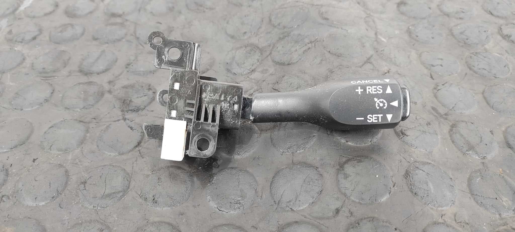 Recambio de MANDO MULTIFUNCION para TOYOTA PRIUS (NHW30) Plug-in Hybrid Advance 2ZR referencia OEM IAM 18A174   - BLANCO