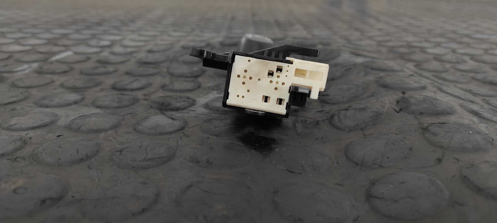 Recambio de MANDO MULTIFUNCION para TOYOTA PRIUS (NHW30) Plug-in Hybrid Advance 2ZR referencia OEM IAM 18A174   - BLANCO 5