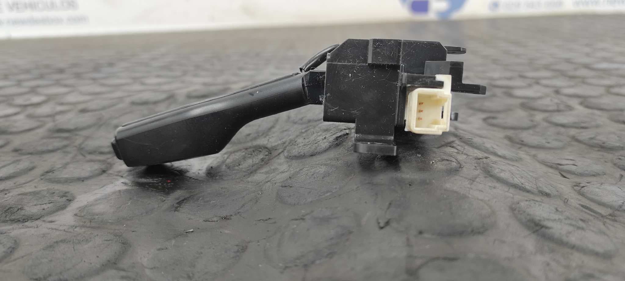 Recambio de MANDO MULTIFUNCION para TOYOTA PRIUS (NHW30) Plug-in Hybrid Advance 2ZR referencia OEM IAM 18A174   - BLANCO 2