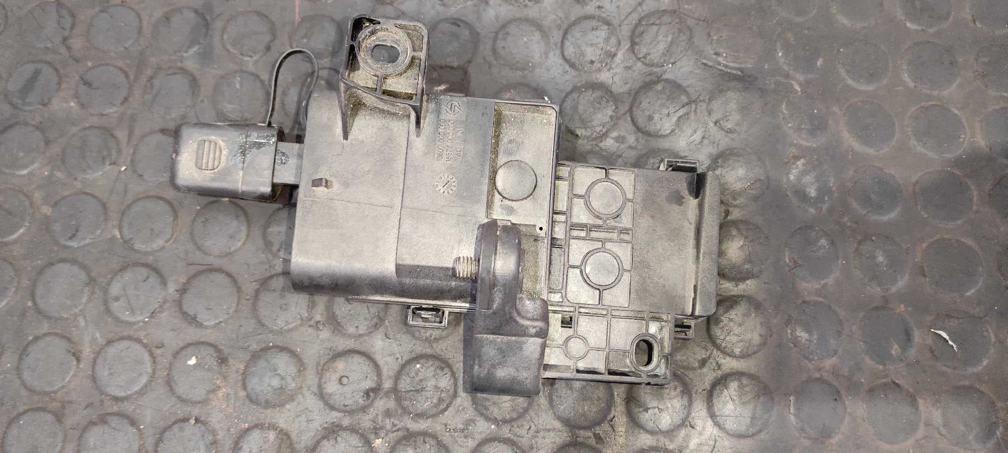 Recambio de CAJA RELES / FUSIBLES para BMW SERIE 7 (E65/E66) 760i N73B60 referencia OEM IAM 61138387568   - AZUL 6