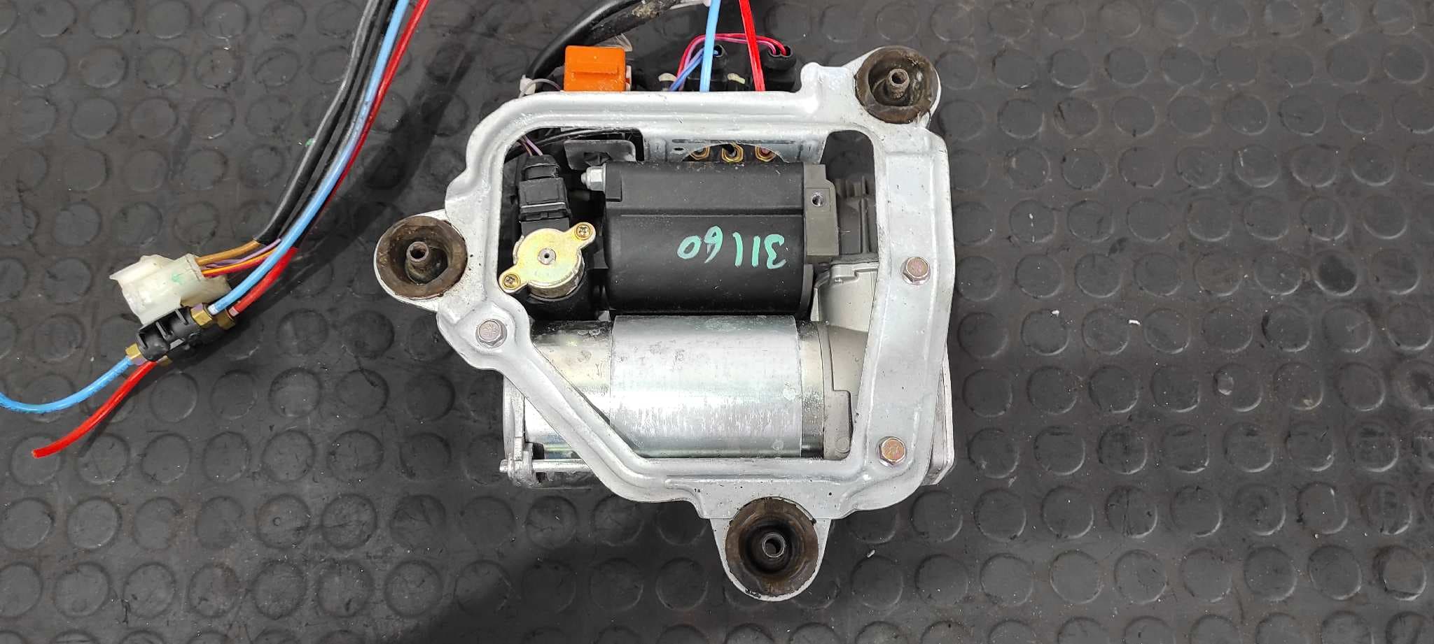 Recambio de BOMBA SUSPENSION para BMW SERIE 7 (E65/E66) N73B60 referencia OEM IAM 4430200111   - AZUL 9