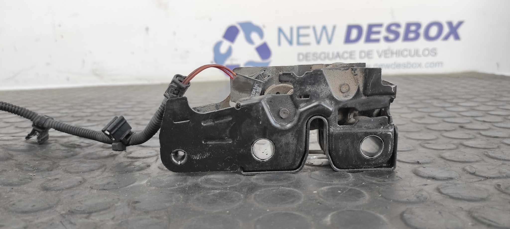 Recambio de CERRADURA CAPO para SEAT LEON (1P1) Comfort Limited BKC referencia OEM IAM 1P0823509B   - NEGRO 3