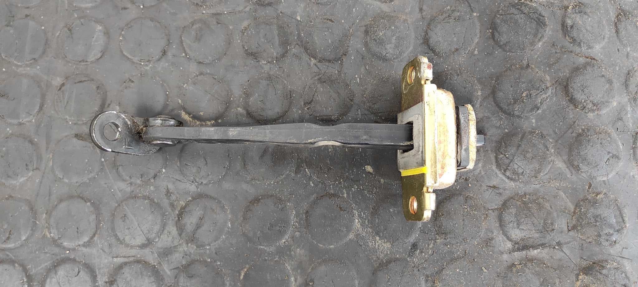 Recambio de RETENEDOR PUERTA DERECHA para HYUNDAI TUCSON (JM) 2.0 CRDi CAT D4EA referencia OEM IAM    - PLATA 3