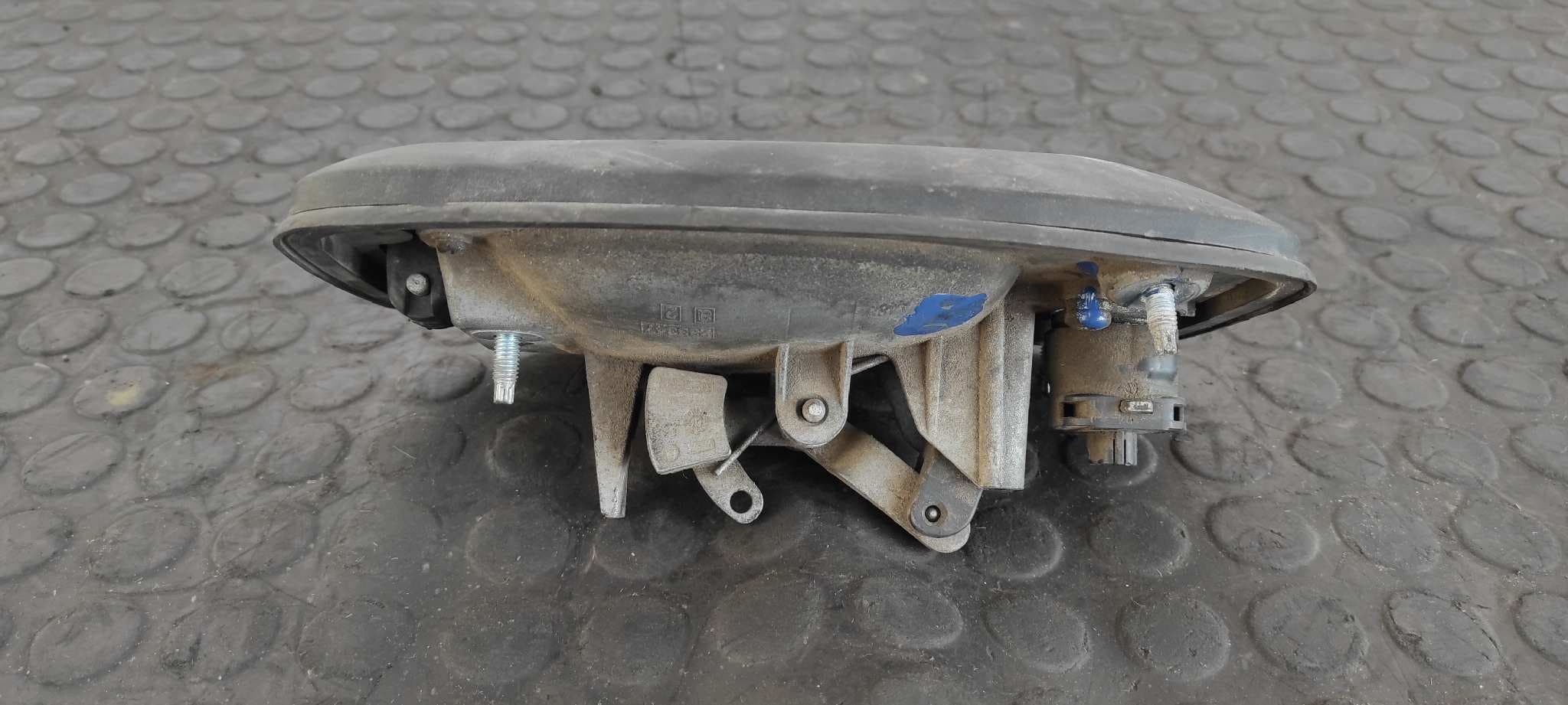 Recambio de MANETA DELANTERA IZQUIERDA para FIAT DUCATO CAJA CERRADO 30 (06.2006=>) 2.2 JTD CAT F1AE0481D referencia OEM IAM 233347   - BLANCO 4