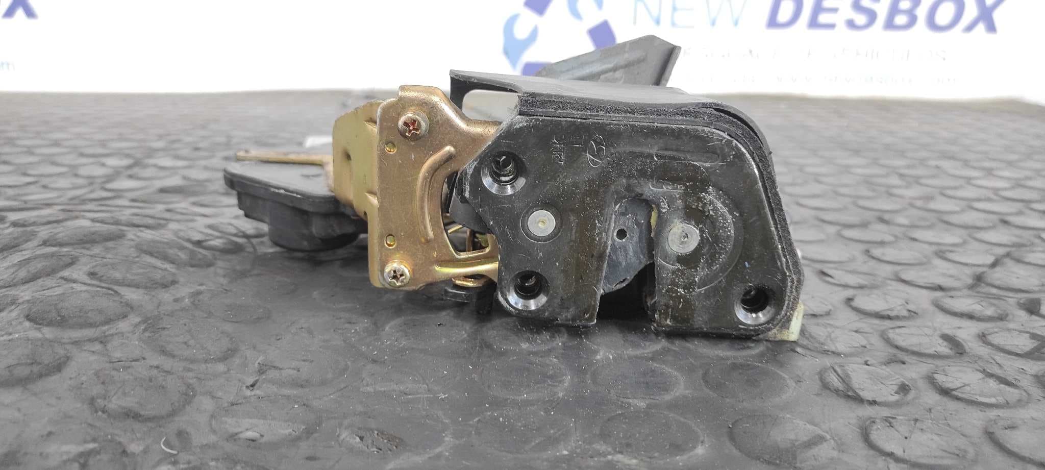 Recambio de CERRADURA PUERTA TRASERA IZQUIERDA para HYUNDAI TUCSON (JM) 2.0 CRDi CAT D4EA referencia OEM IAM    - PLATA 2