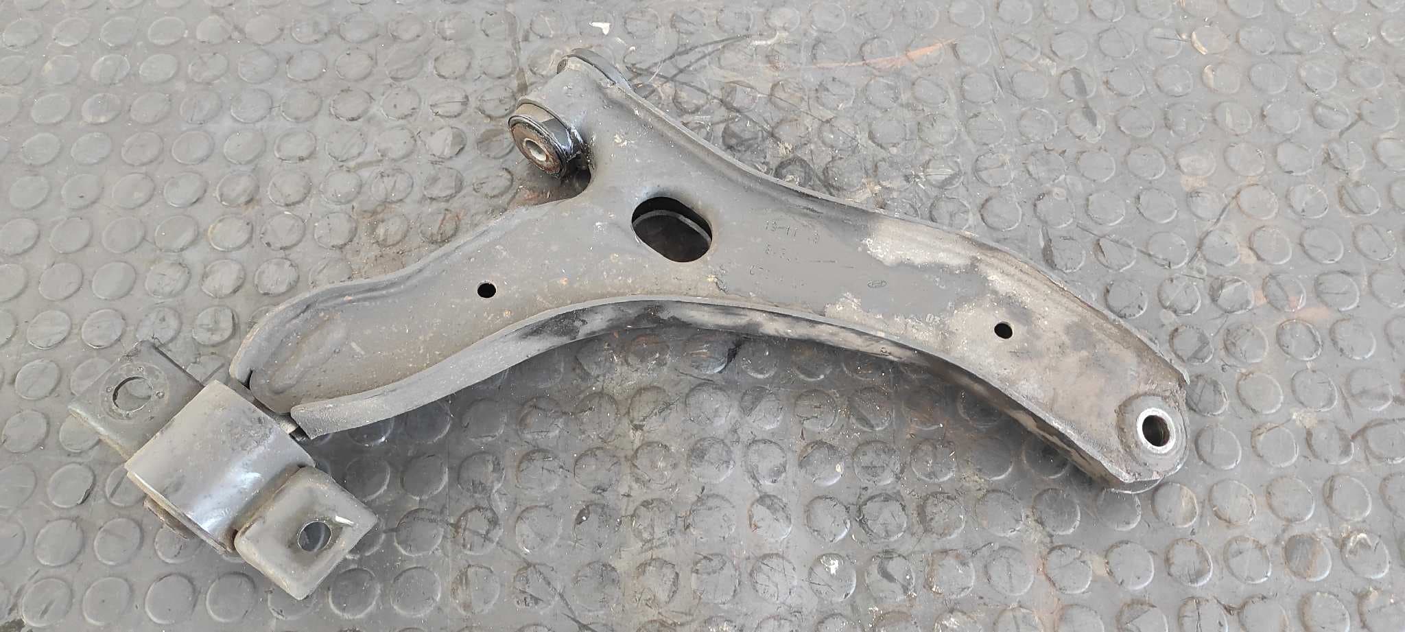 Recambio de BRAZO IZQUIERDO INFERIOR DELANTERO para FORD TOURNEO CONNECT (TC7) Kombi Corta (2009->) R3PA referencia OEM IAM 079AA   - BLANCO