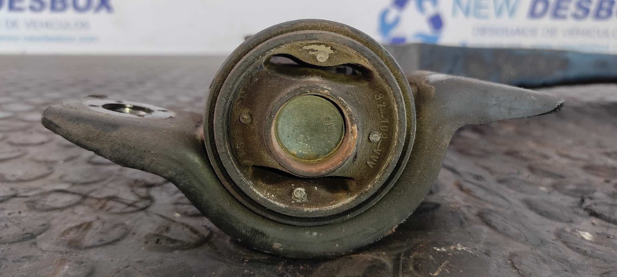 Recambio de BRAZO IZQUIERDO INFERIOR DELANTERO para FORD TOURNEO CONNECT (TC7) Kombi Corta (2009->) R3PA referencia OEM IAM 079AA   - BLANCO 2