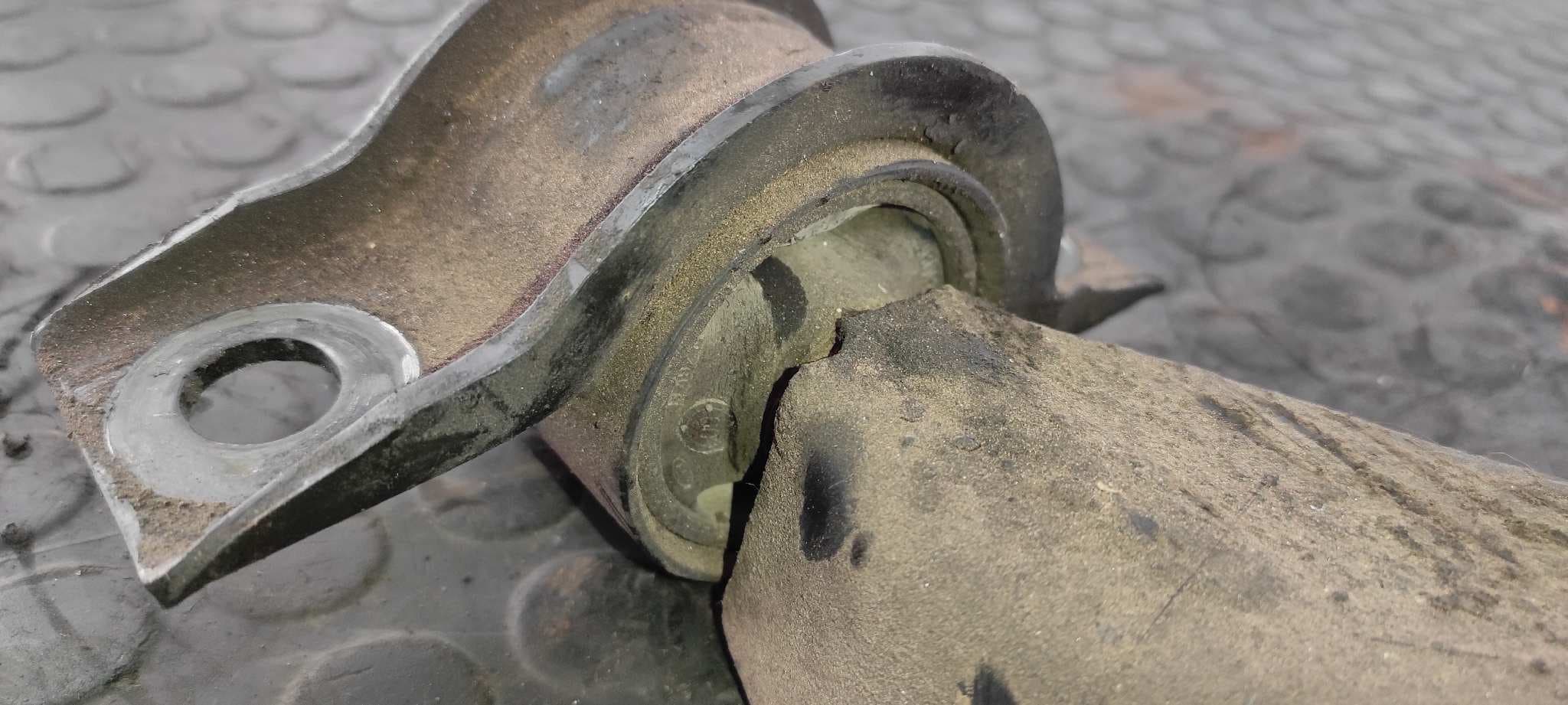 Recambio de BRAZO IZQUIERDO INFERIOR DELANTERO para FORD TOURNEO CONNECT (TC7) Kombi Corta (2009->) R3PA referencia OEM IAM 079AA   - BLANCO 7