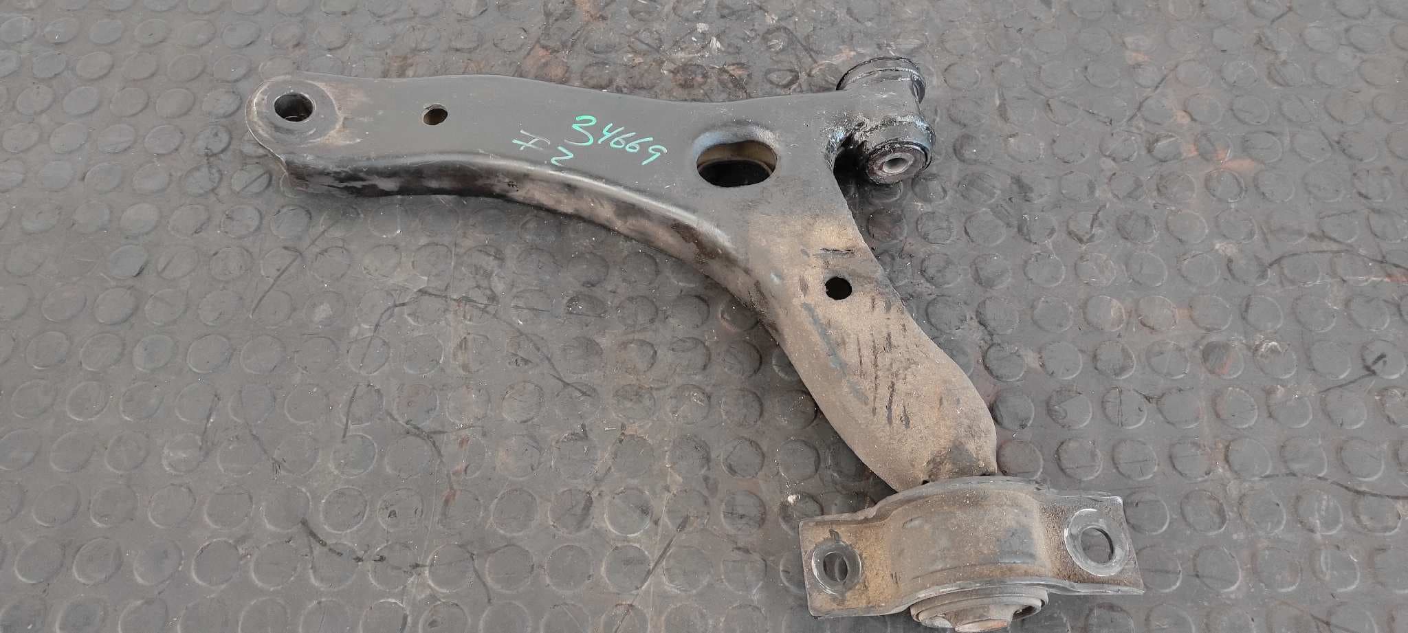 Recambio de BRAZO IZQUIERDO INFERIOR DELANTERO para FORD TOURNEO CONNECT (TC7) Kombi Corta (2009->) R3PA referencia OEM IAM 079AA   - BLANCO 4