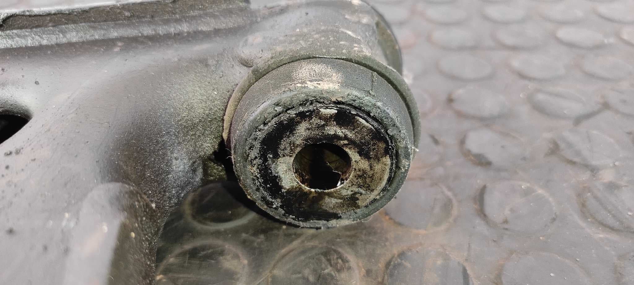 Recambio de BRAZO DERECHO INFERIOR DELANTERO para FORD TOURNEO CONNECT (TC7) Kombi Corta (2009->) R3PA referencia OEM IAM C78AA   - BLANCO 3