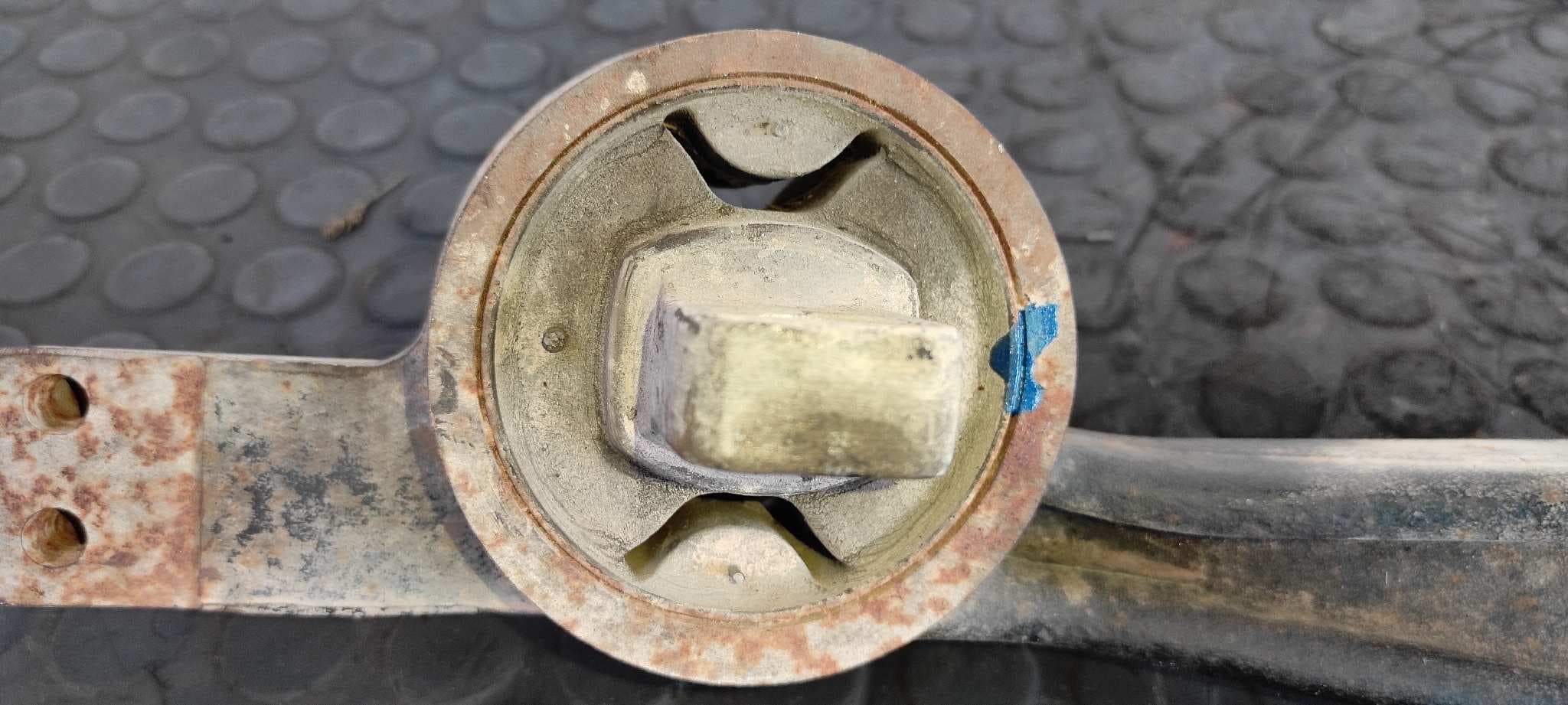 Recambio de DIFERENCIAL TRASERO para MERCEDES-BENZ VITO CAJA CERRADA 6.03 -> 109  CDI  Compacto  (639.601) 646983 referencia OEM IAM A6393530495   - BLANCO 3