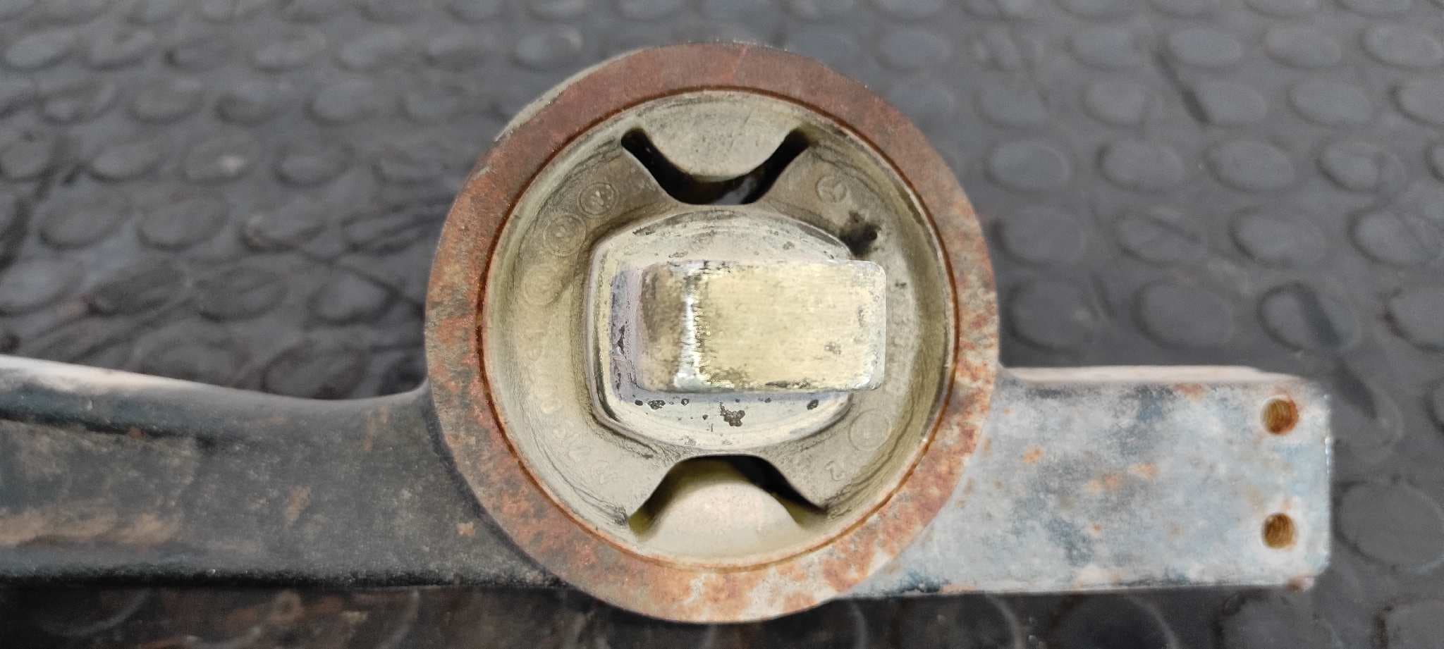 Recambio de DIFERENCIAL TRASERO para MERCEDES-BENZ VITO CAJA CERRADA 6.03 -> 109  CDI  Compacto  (639.601) 646983 referencia OEM IAM A6393530495   - BLANCO 2