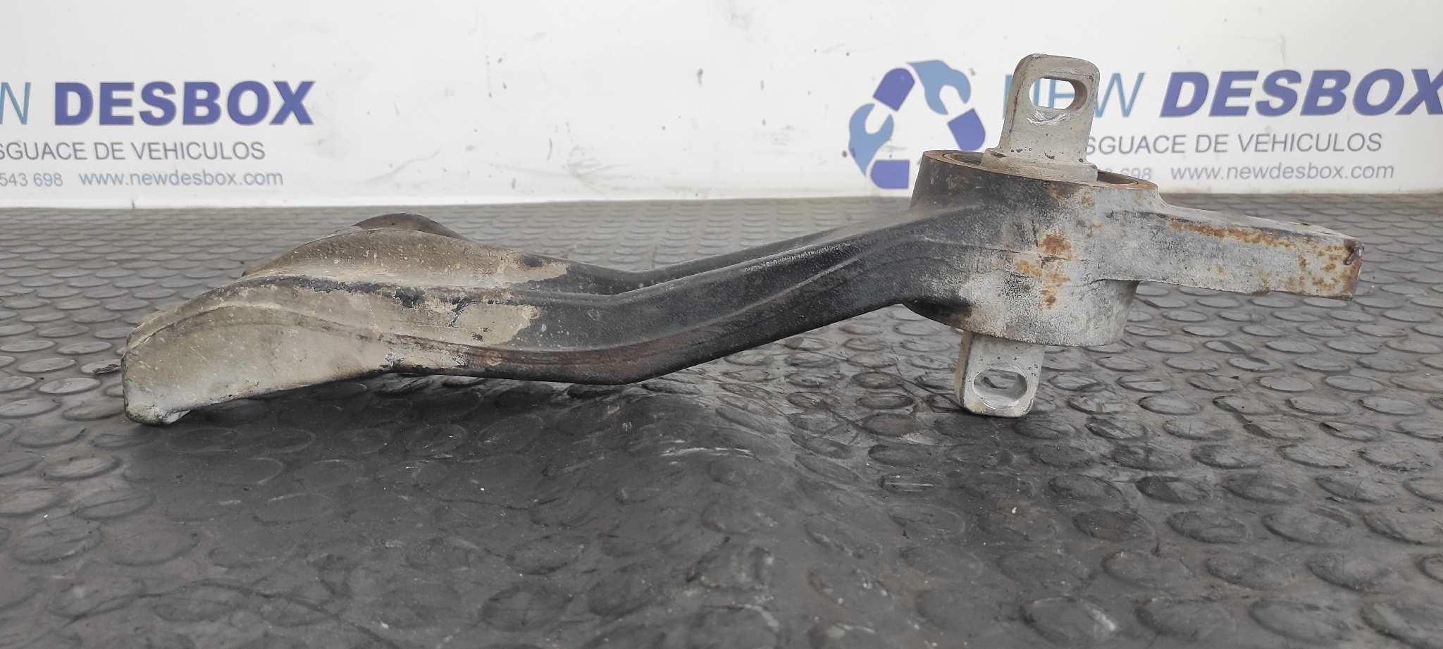Recambio de DIFERENCIAL TRASERO para MERCEDES-BENZ VITO CAJA CERRADA 6.03 -> 109  CDI  Compacto  (639.601) 646983 referencia OEM IAM A6393530495   - BLANCO 6