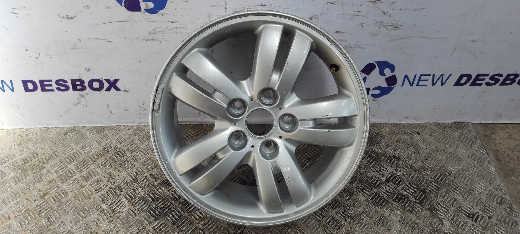 Recambio de JUEGO LLANTAS para HYUNDAI TUCSON (JM) D4EA referencia OEM IAM 529102E220   - BLANCO 2