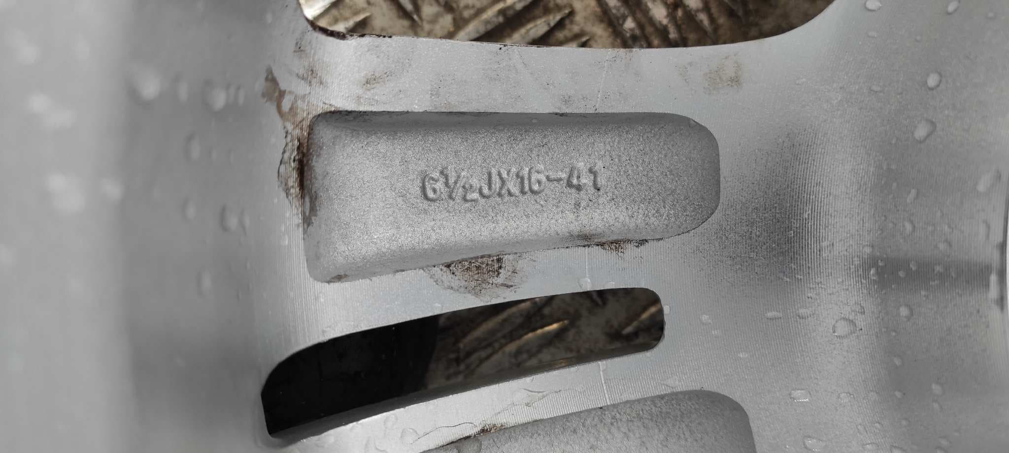 Recambio de JUEGO LLANTAS para HYUNDAI TUCSON (JM) D4EA referencia OEM IAM 529102E220   - BLANCO 5