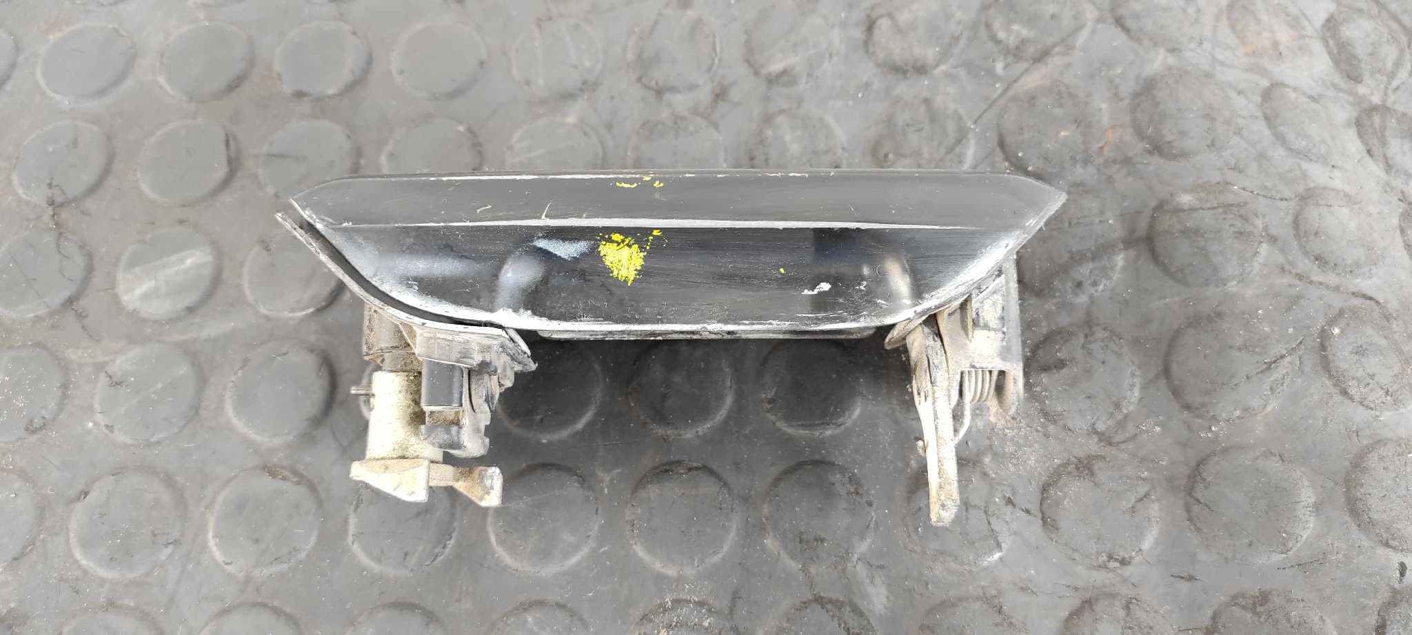 Recambio de MANETA  PUERTA CORREDERA DERECHA para VOLKSWAGEN T4 TRANSPORTER/FURGONETA (MOD. 1991) Combi  L ABL referencia OEM IAM 721843704   - BLANCO 5