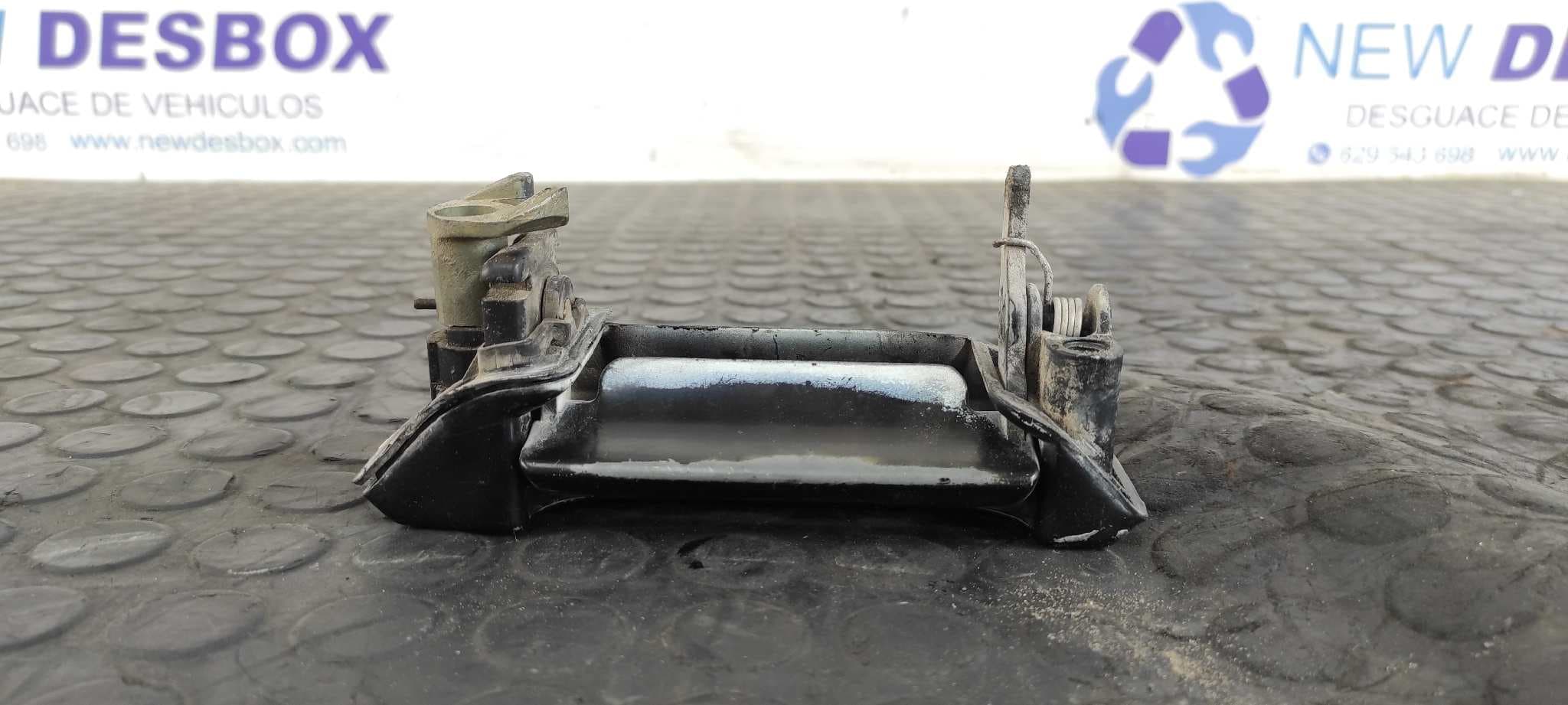 Recambio de MANETA  PUERTA CORREDERA DERECHA para VOLKSWAGEN T4 TRANSPORTER/FURGONETA (MOD. 1991) Combi  L ABL referencia OEM IAM 721843704   - BLANCO 6