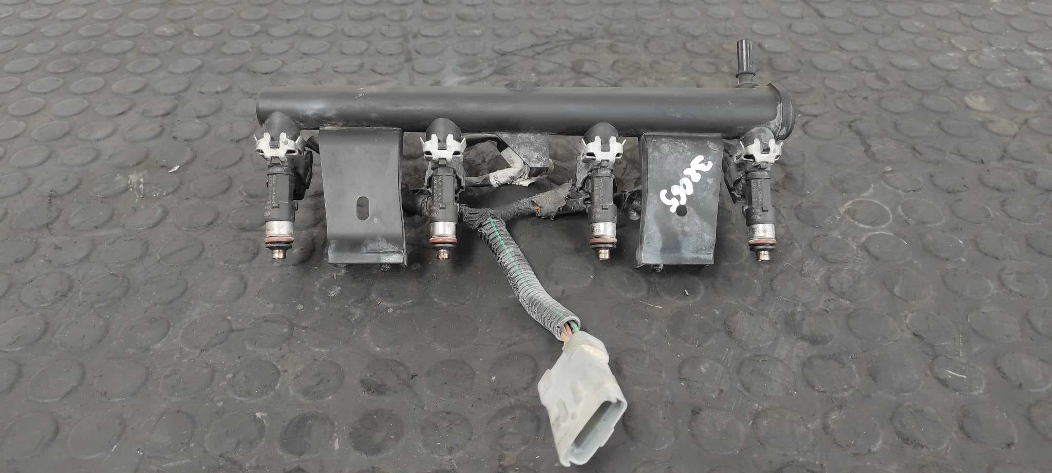 Recambio de RAMPA INYECTORA para PEUGEOT 307 CC (S1) 1.6 16V CAT NFUTU5JP4 referencia OEM IAM 9650764780   - AZUL