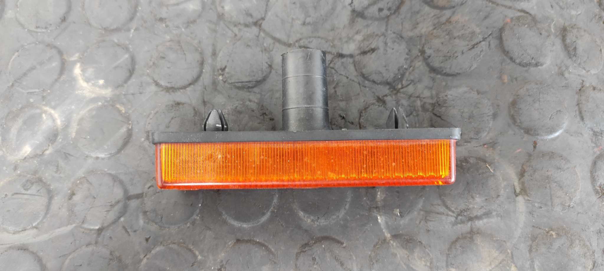 Recambio de PILOTO LATERAL DERECHO para IVECO DAILY CAJA ABIERTA / VOLQUETE 29 - L 10 Caja abierta 8140 referencia OEM IAM 0250001   - BLANCO 5