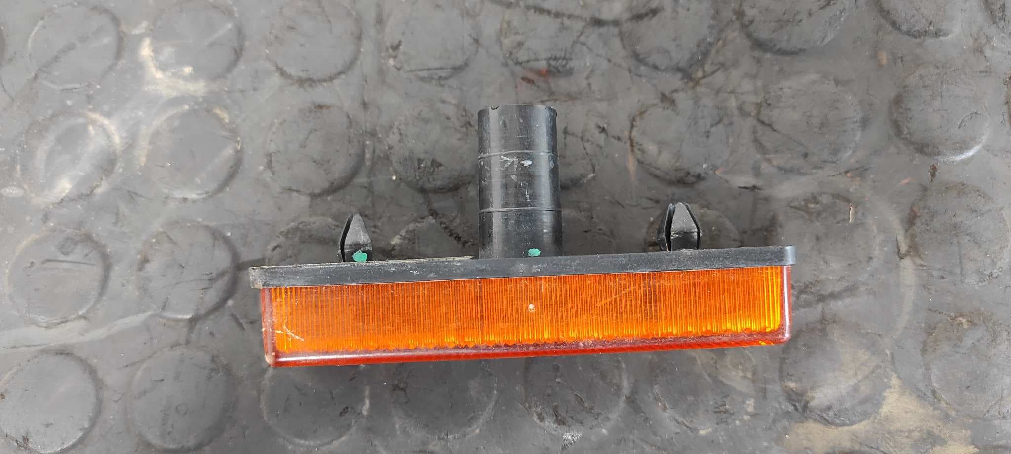 Recambio de PILOTO LATERAL DERECHO para IVECO DAILY CAJA ABIERTA / VOLQUETE 29 - L 10 Caja abierta 8140 referencia OEM IAM 0250001   - BLANCO 3