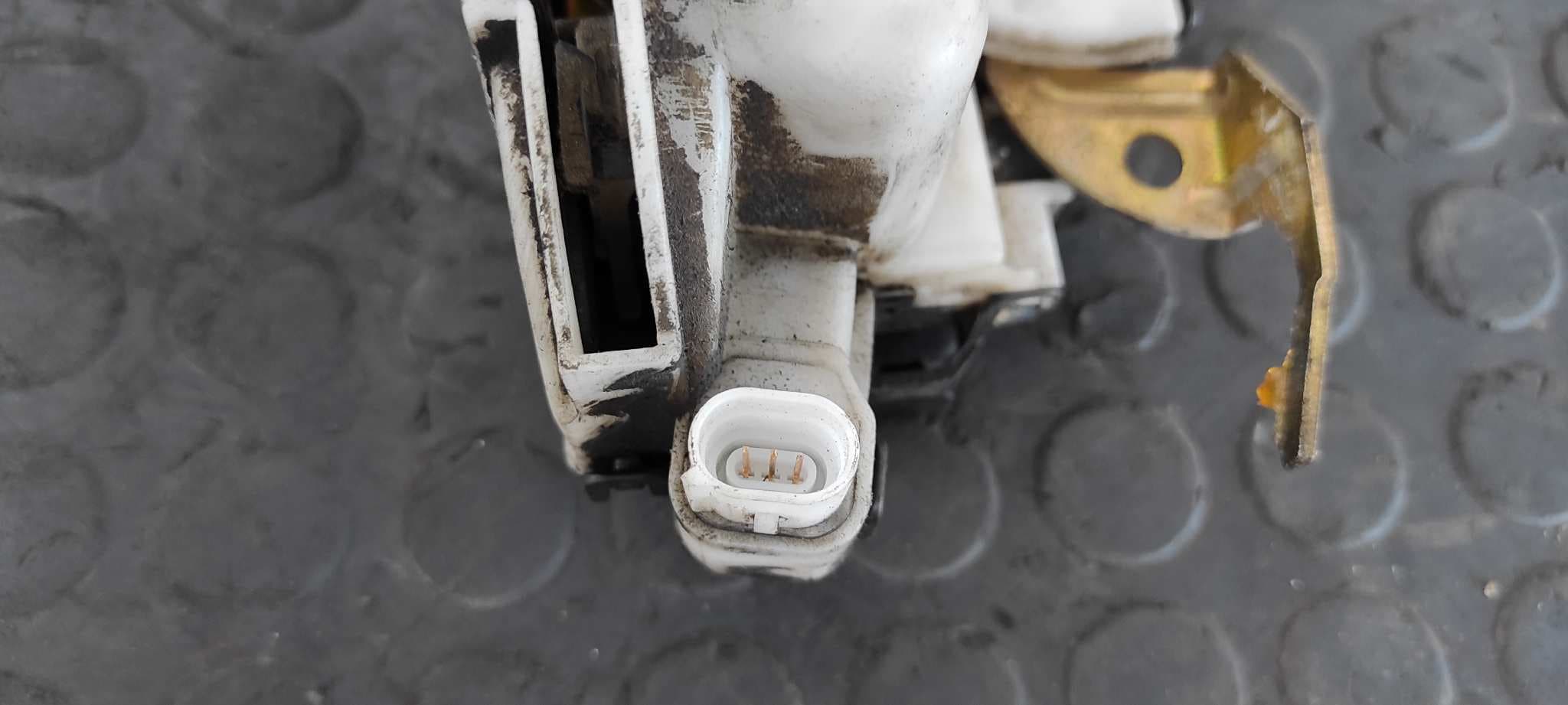 Recambio de CERRADURA PUERTA DELANTERA DERECHA para SEAT IBIZA (6K1) 1.9 SDI AQM referencia OEM IAM 6K4837016D   - GRIS 6