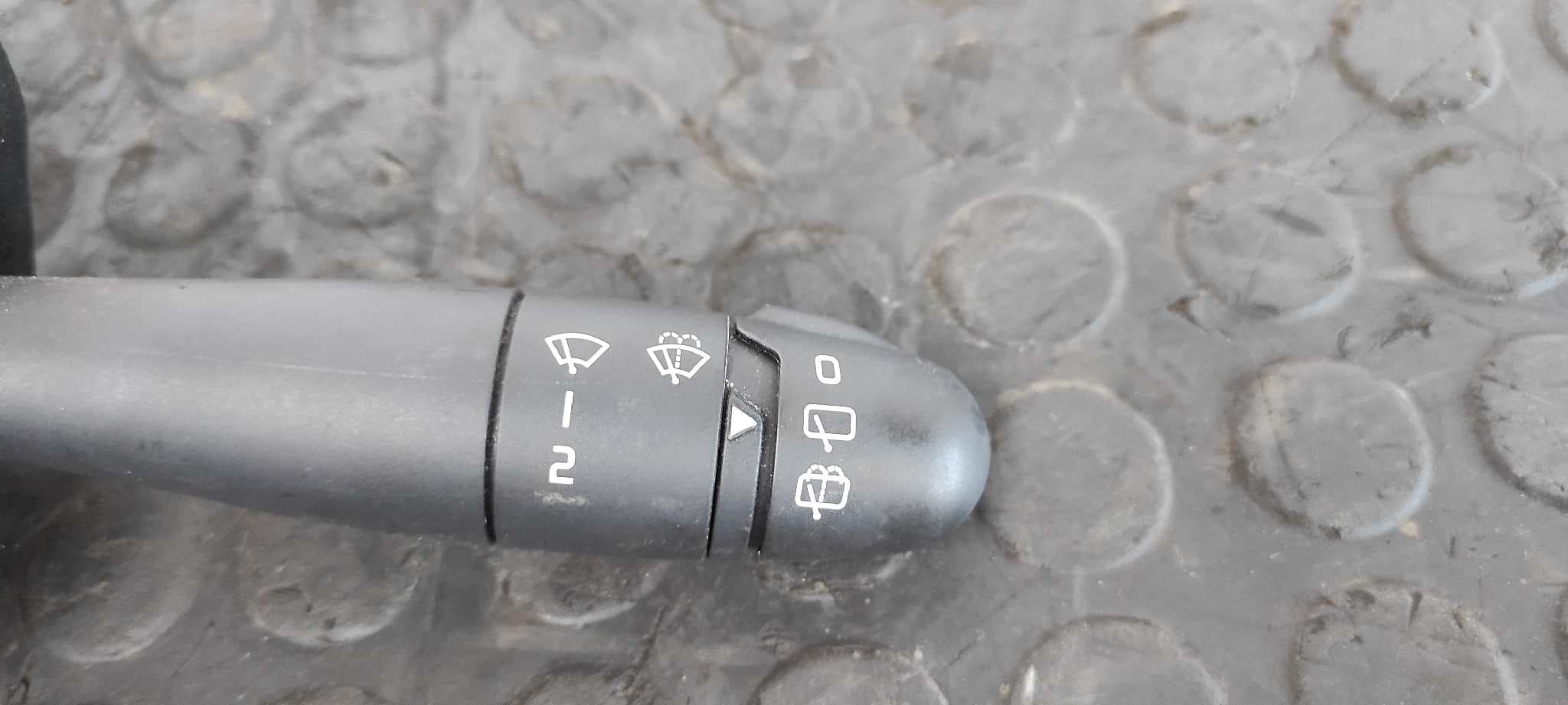 Recambio de MANDO LIMPIA para RENAULT CLIO II FASE II (B/CB0) referencia OEM IAM VALEO 6164 2