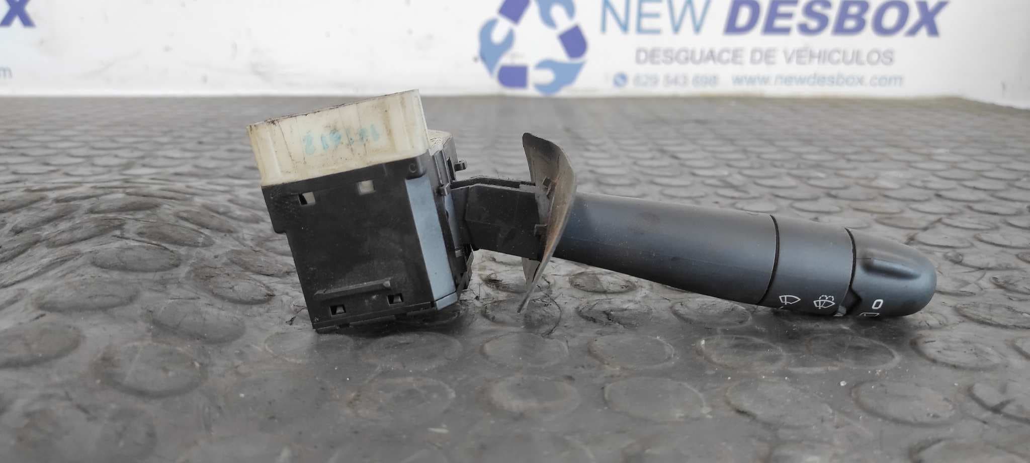 Recambio de MANDO LIMPIA para RENAULT CLIO II FASE II (B/CB0) referencia OEM IAM VALEO 6164 6