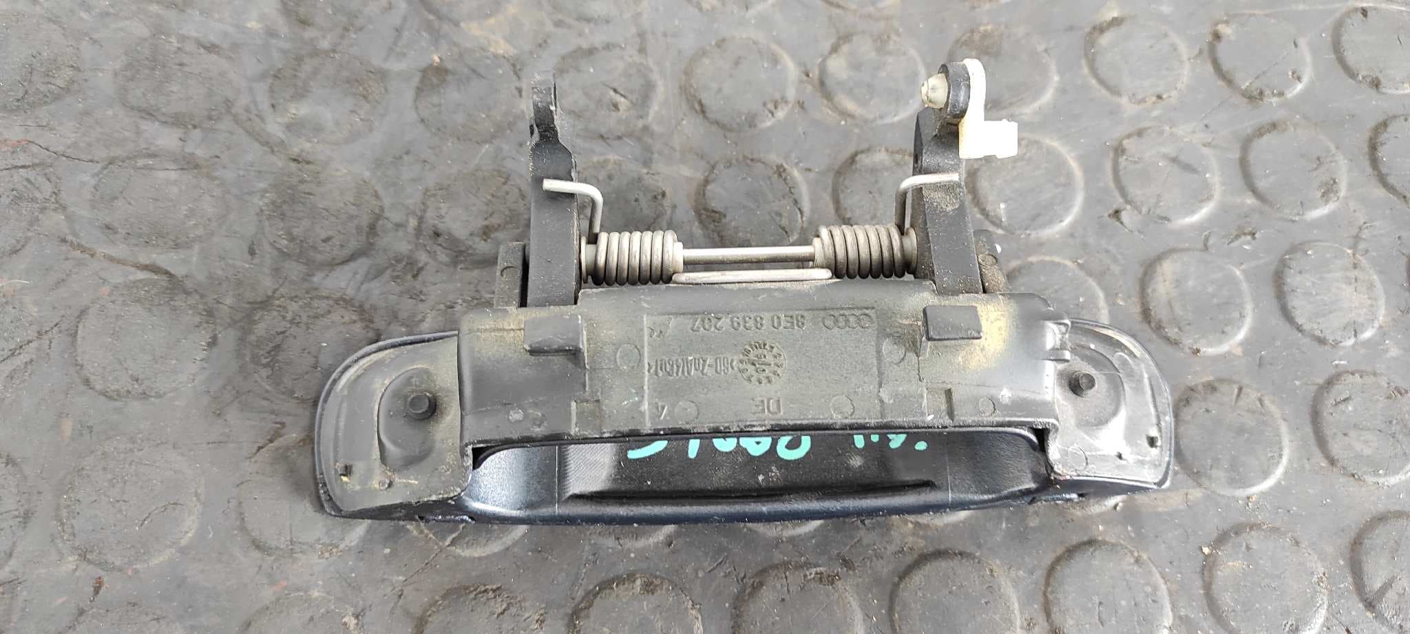 Recambio de MANETA TRASERA DERECHA para AUDI A3 SPORTBACK (8P) 2.0 TDI BKD referencia OEM IAM 8E0839207   - BLANCO 4
