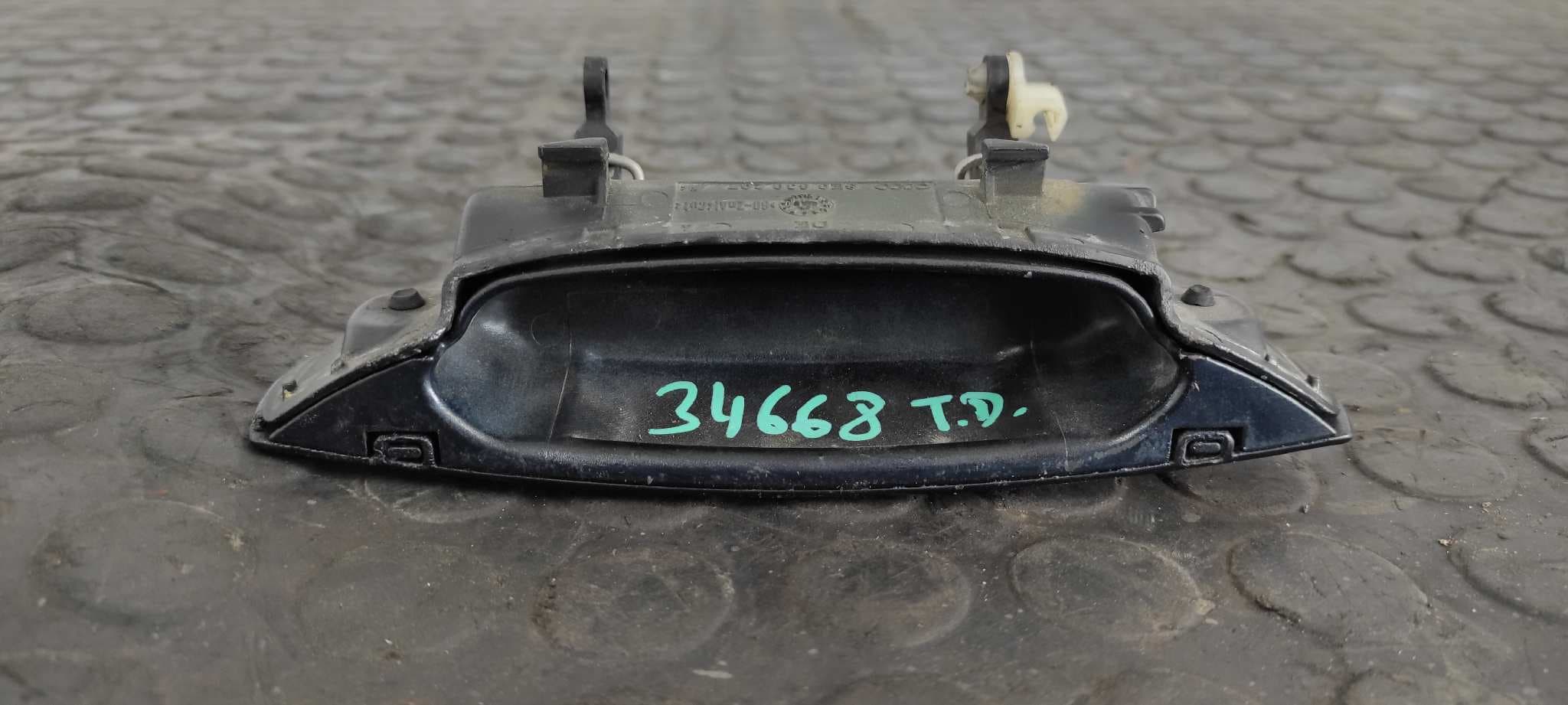 Recambio de MANETA TRASERA DERECHA para AUDI A3 SPORTBACK (8P) 2.0 TDI BKD referencia OEM IAM 8E0839207   - BLANCO 5