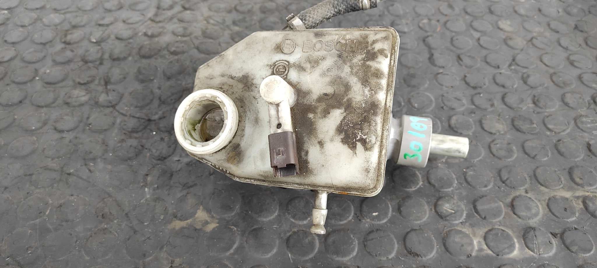 Recambio de BOMBA FRENO para PEUGEOT 406 COUPE (S1/S2) 2.0 RFNEW10J4 referencia OEM IAM 311940   - BLANCO 3