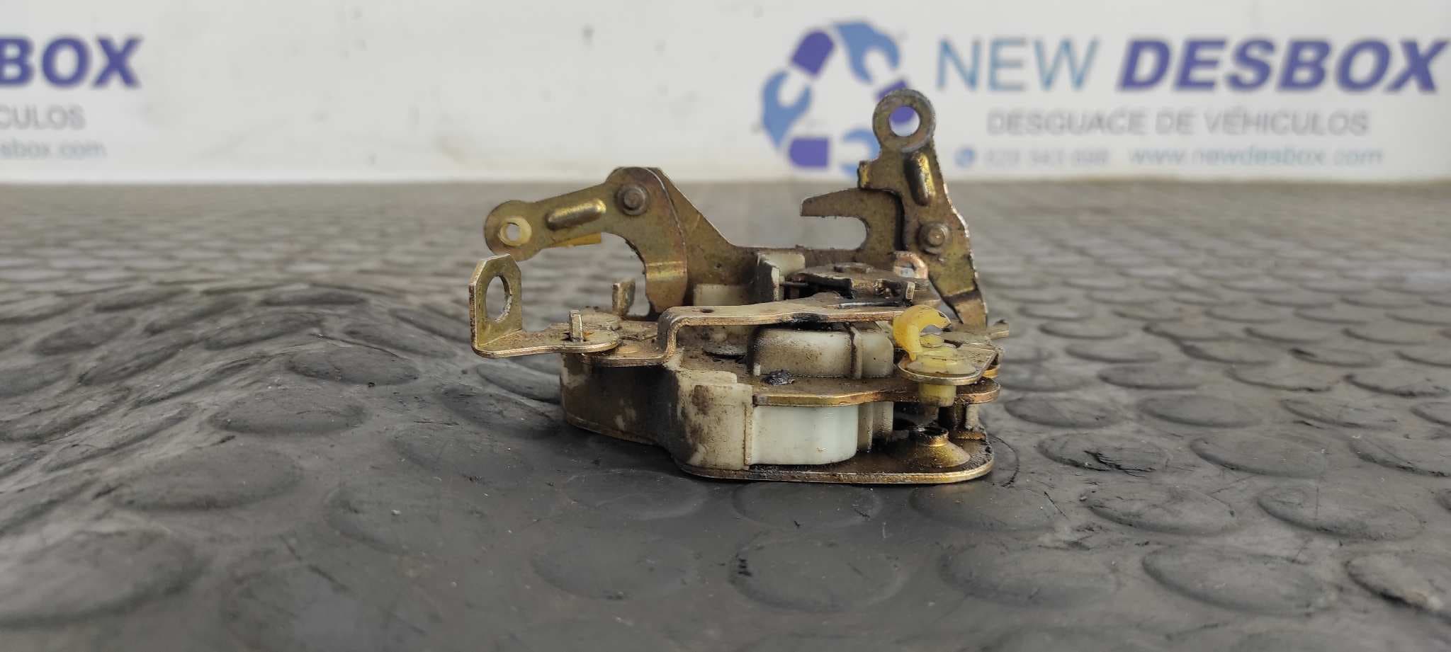 Recambio de CERRADURA PUERTA DELANTERA DERECHA para NISSAN PATROL (K/W160) referencia OEM IAM 8FE90