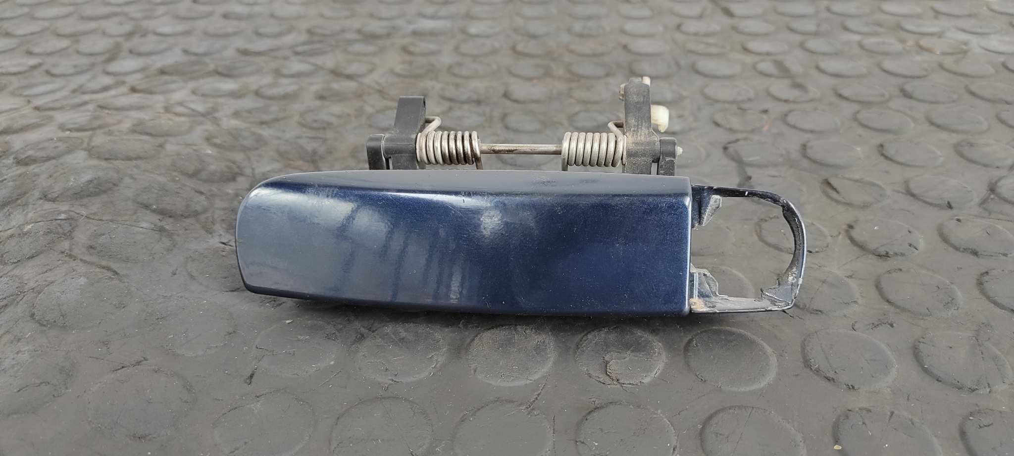 Recambio de MANETA DELANTERA IZQUIERDA para AUDI A3 SPORTBACK (8P) 2.0 TDI BKD referencia OEM IAM 8E1837207   - BLANCO