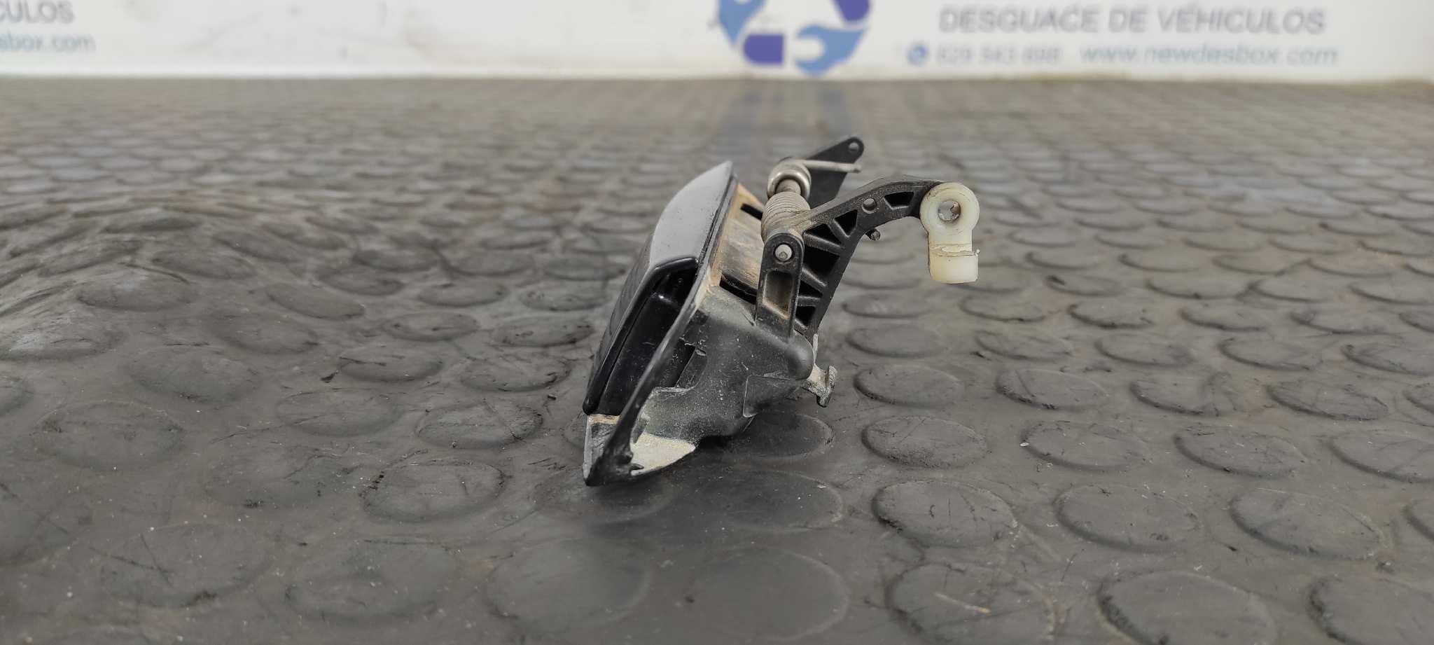 Recambio de MANETA DELANTERA IZQUIERDA para AUDI A3 SPORTBACK (8P) 2.0 TDI BKD referencia OEM IAM 8E1837207   - BLANCO 2