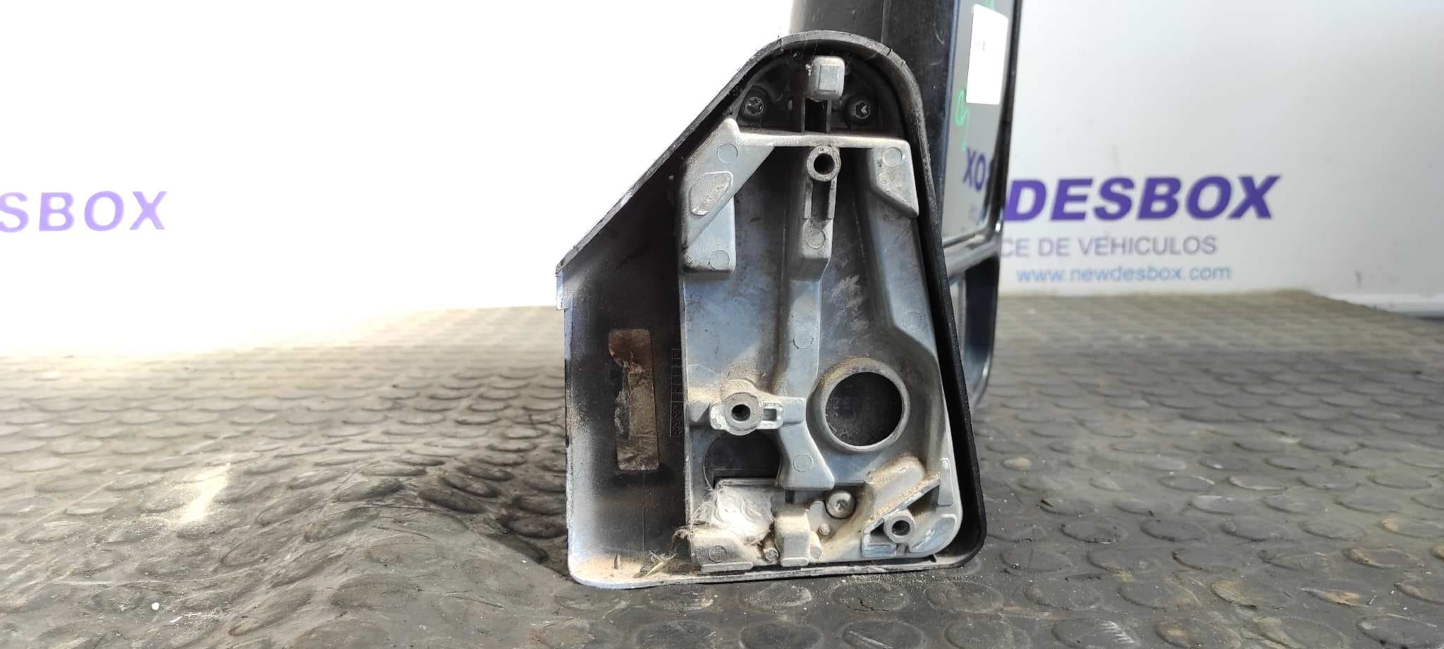 Recambio de RETROVISOR DERECHO para RENAULT TRAFIC (DESDE 5.89) 2.1 Diesel J8S referencia OEM IAM    - BLANCO 2