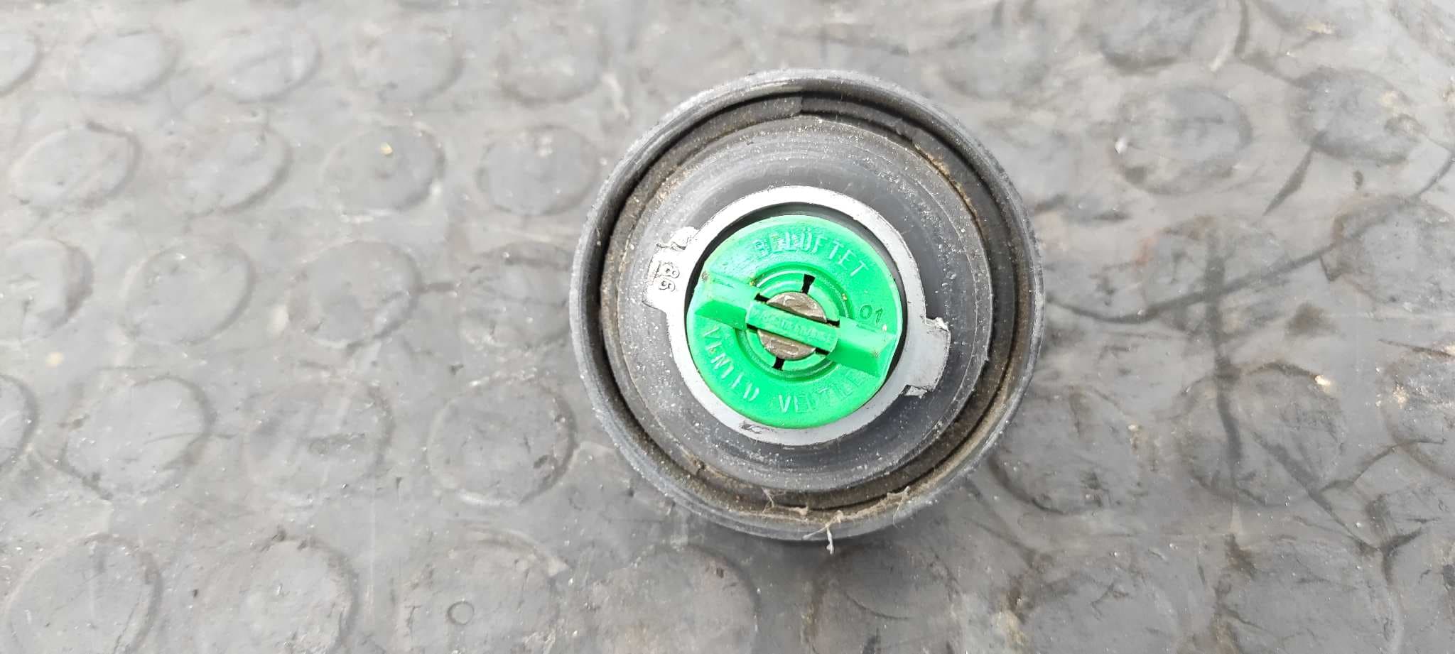Recambio de TAPON COMBUSTIBLE para RENAULT TRAFIC (DESDE 5.89) 2.1 Diesel J8S referencia OEM IAM    - BLANCO 3