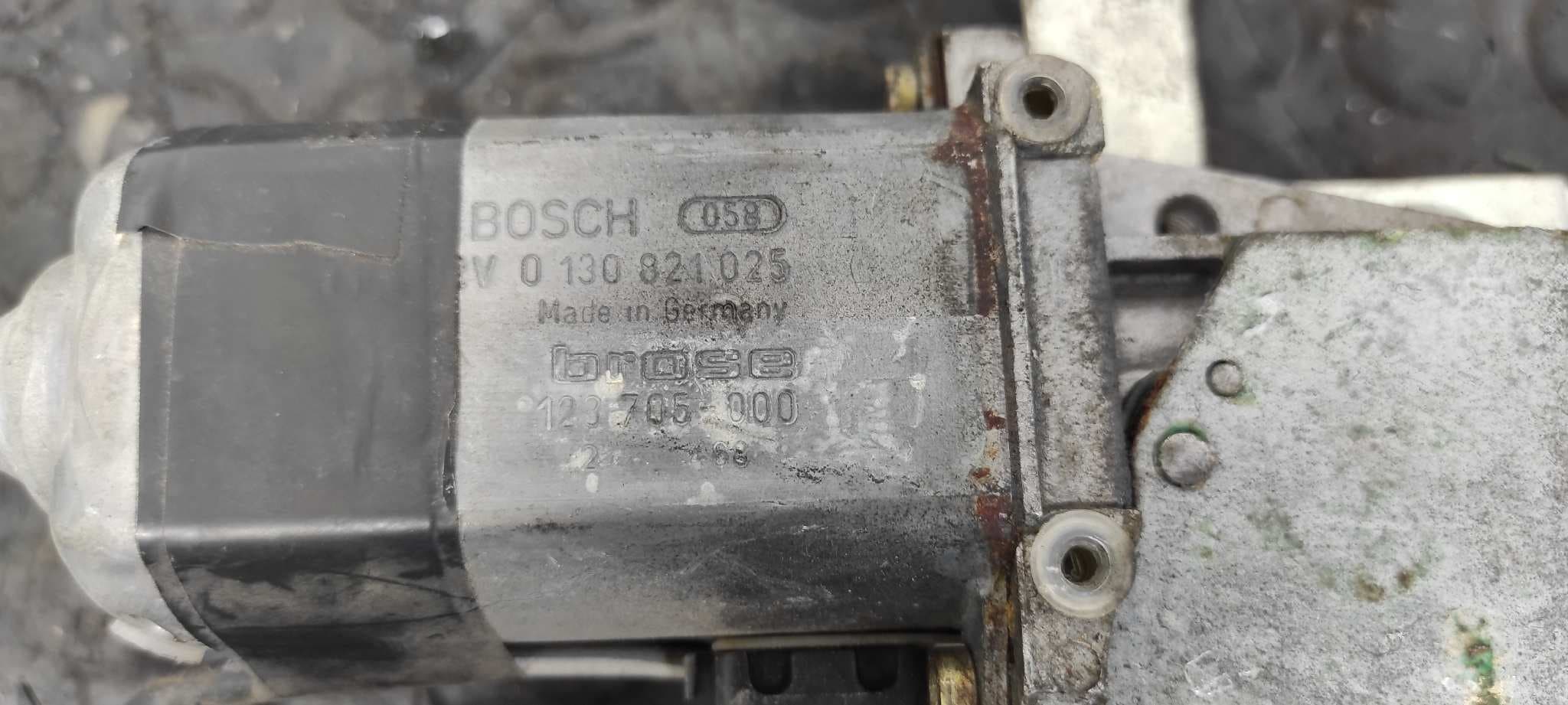 Recambio de ELEVALUNAS TRASERO DERECHO para LAND ROVER DISCOVERY (SALLJG/LJ) TDi (5-ptas.) 21L        referencia OEM IAM 0130821025   - VERDE 3