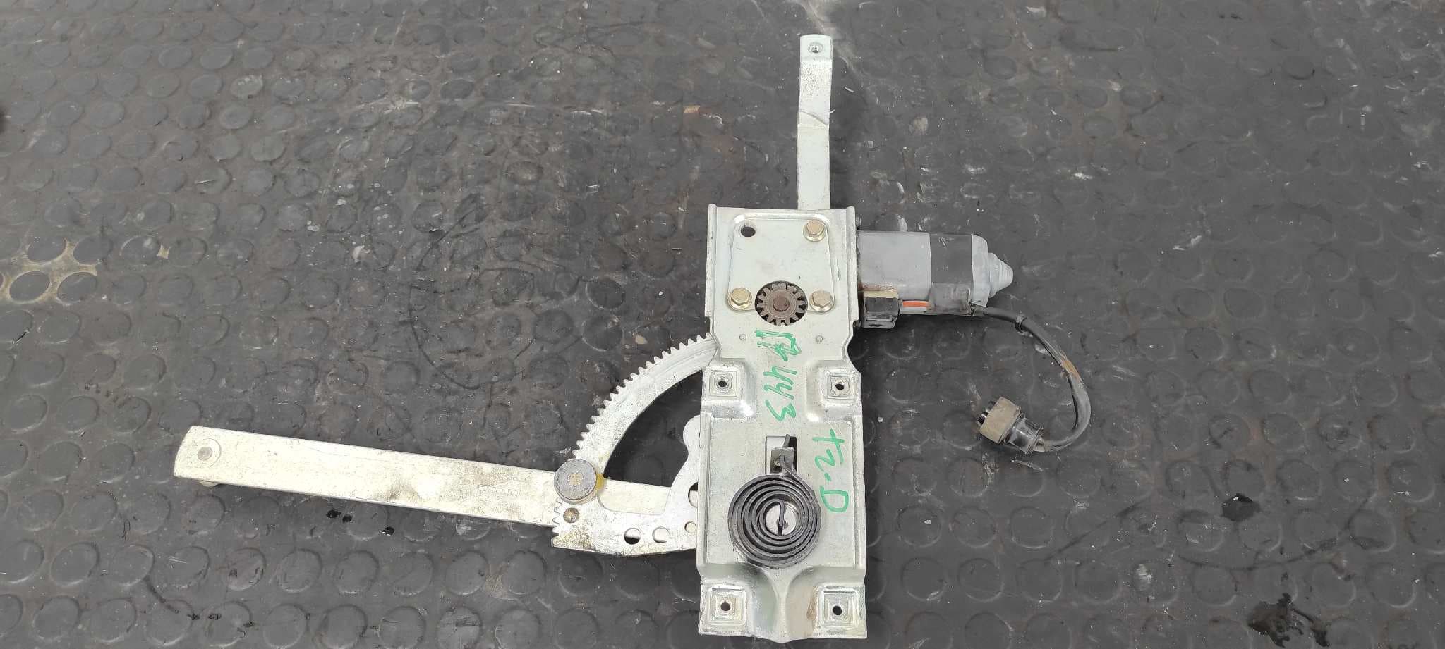 Recambio de ELEVALUNAS TRASERO DERECHO para LAND ROVER DISCOVERY (SALLJG/LJ) TDi (5-ptas.) 21L        referencia OEM IAM 0130821025   - VERDE 2