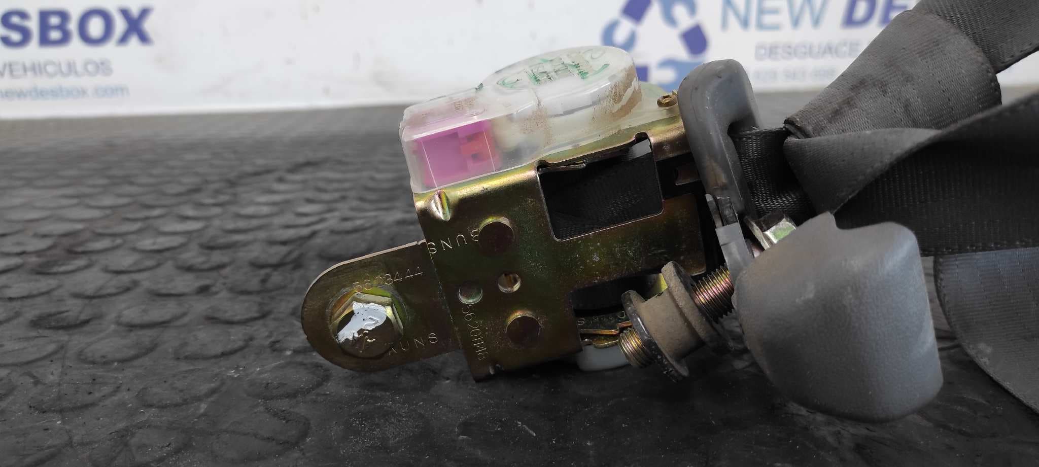 Recambio de CINTURON TRASERO DERECHO para FORD RANGER (ER) Royal Cabina simple 4X4 WLT referencia OEM IAM T86145T   - VERDE 2
