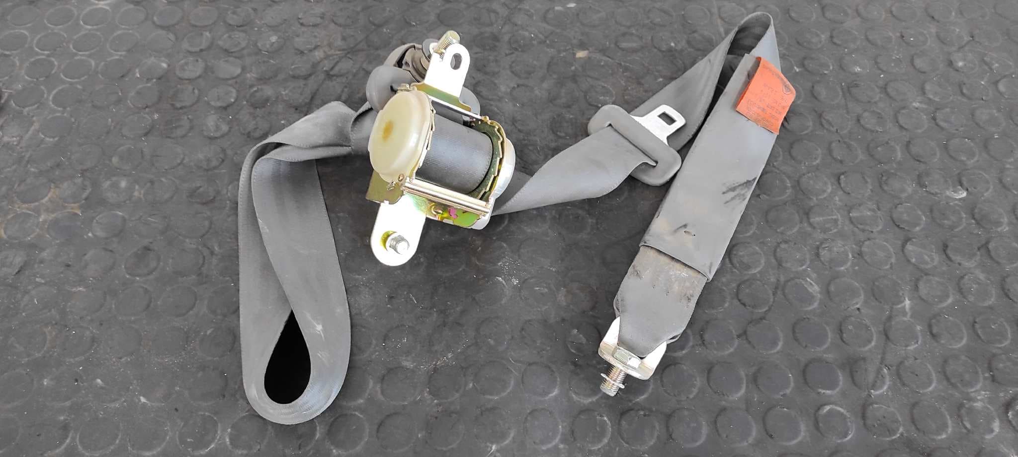 Recambio de CINTURON TRASERO IZQUIERDO para FORD RANGER (ER) Royal Cabina simple 4X4 WLT referencia OEM IAM T86145T   - VERDE